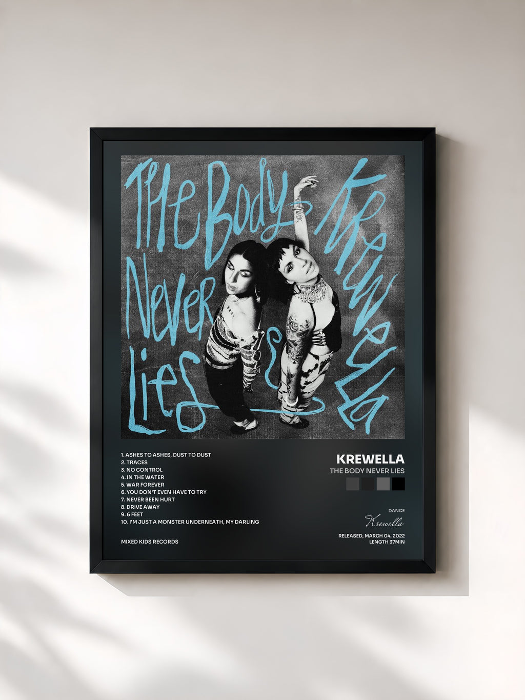 #noir Tableau de l'album The Body Never Lies de Krewella, cadre noir, imprimé et encadré en France