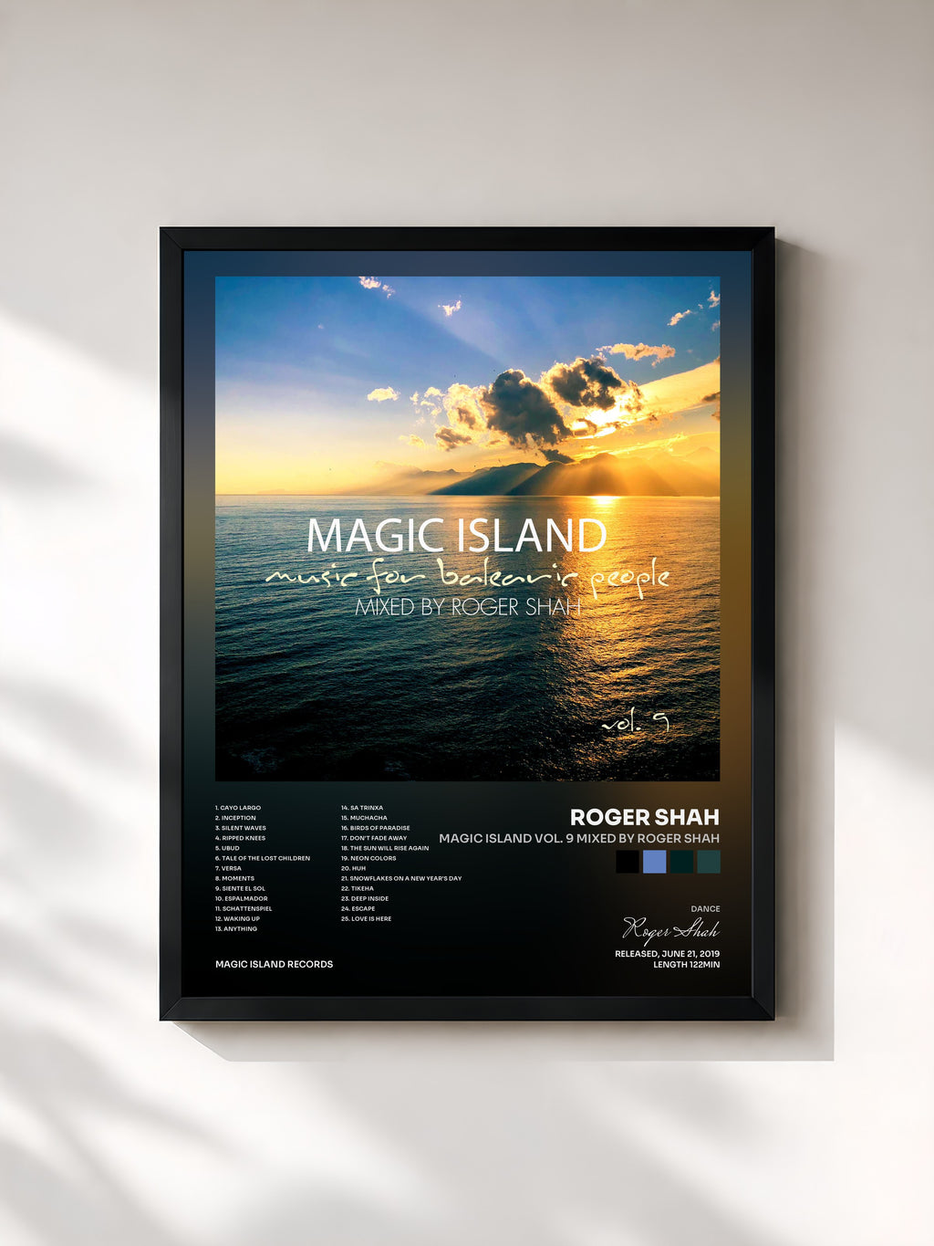 #noir Magic Island Vol. 9 mixed by Roger Shah di Roger Shah in stampa incorniciata, cornice nera, stampata e incorniciata in Francia