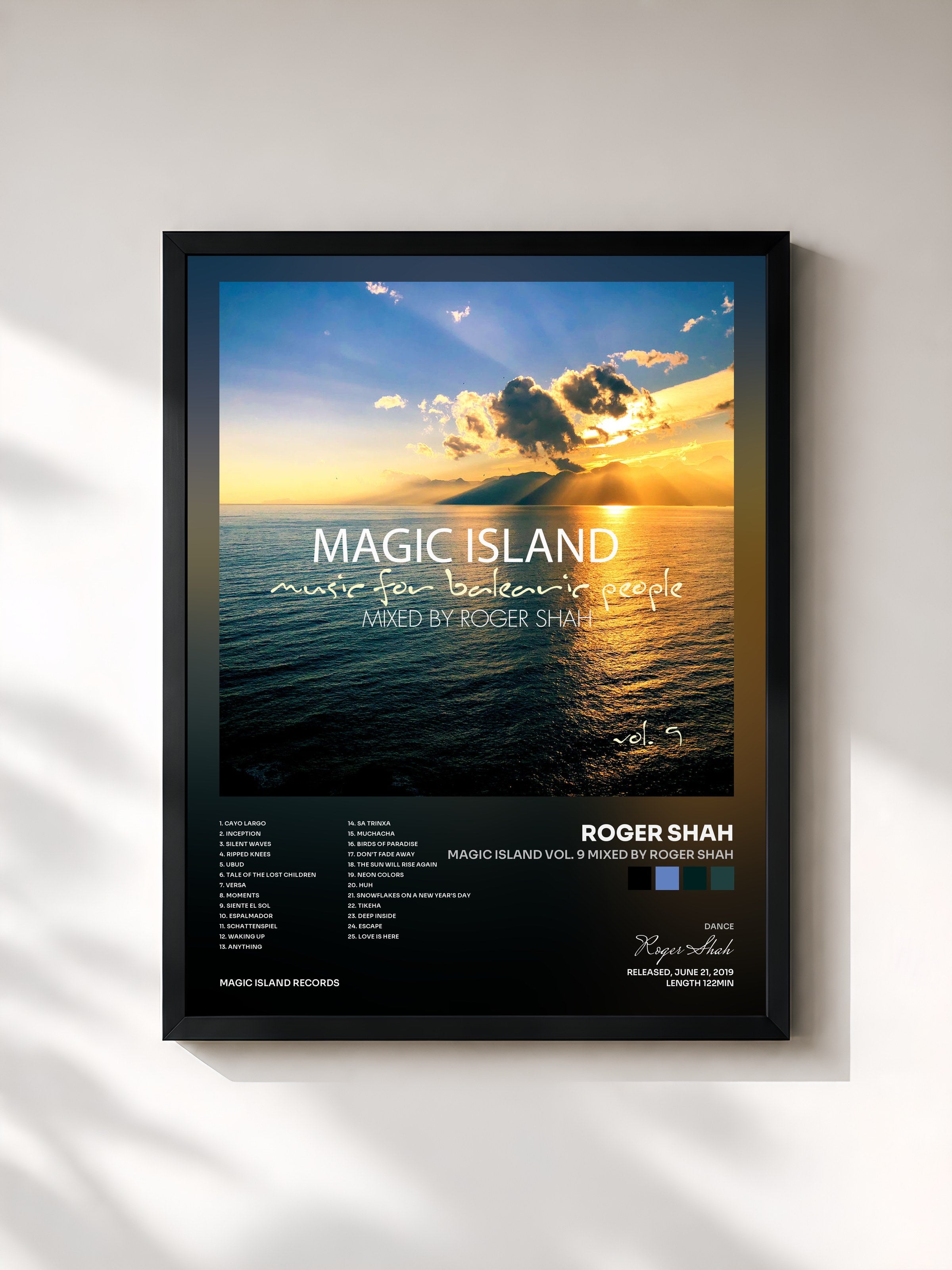 #noir Tableau de l'album Magic Island Vol. 9 mixed by Roger Shah de Roger Shah, cadre noir, imprimé et encadré en France