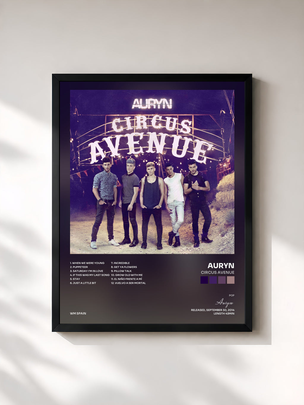 #noir Tableau de l'album Circus Avenue de Auryn, cadre noir, imprimé et encadré en France