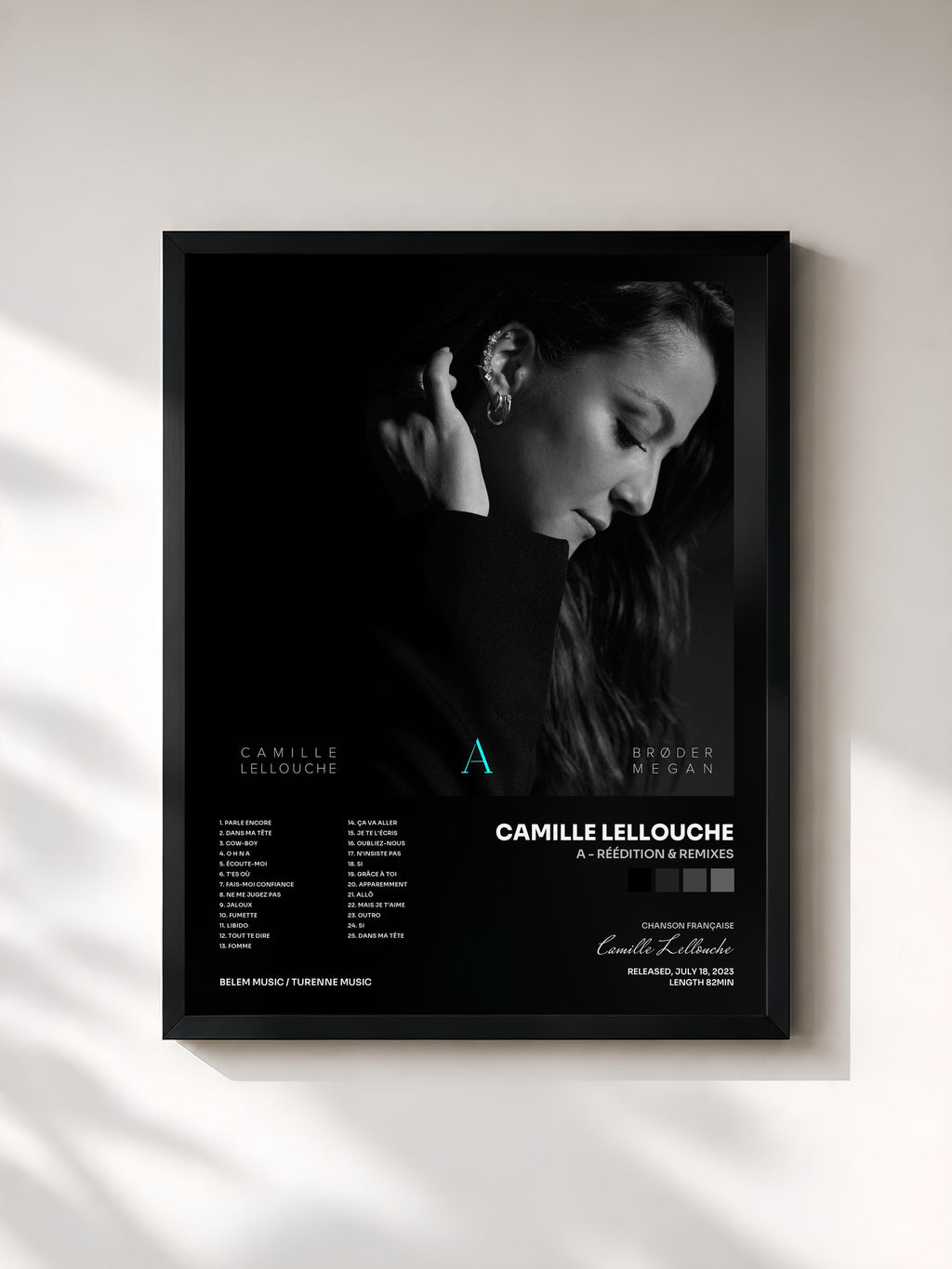#noir Tableau de l'album A - RÉÉDITION & REMIXES de Camille Lellouche, cadre noir, imprimé et encadré en France