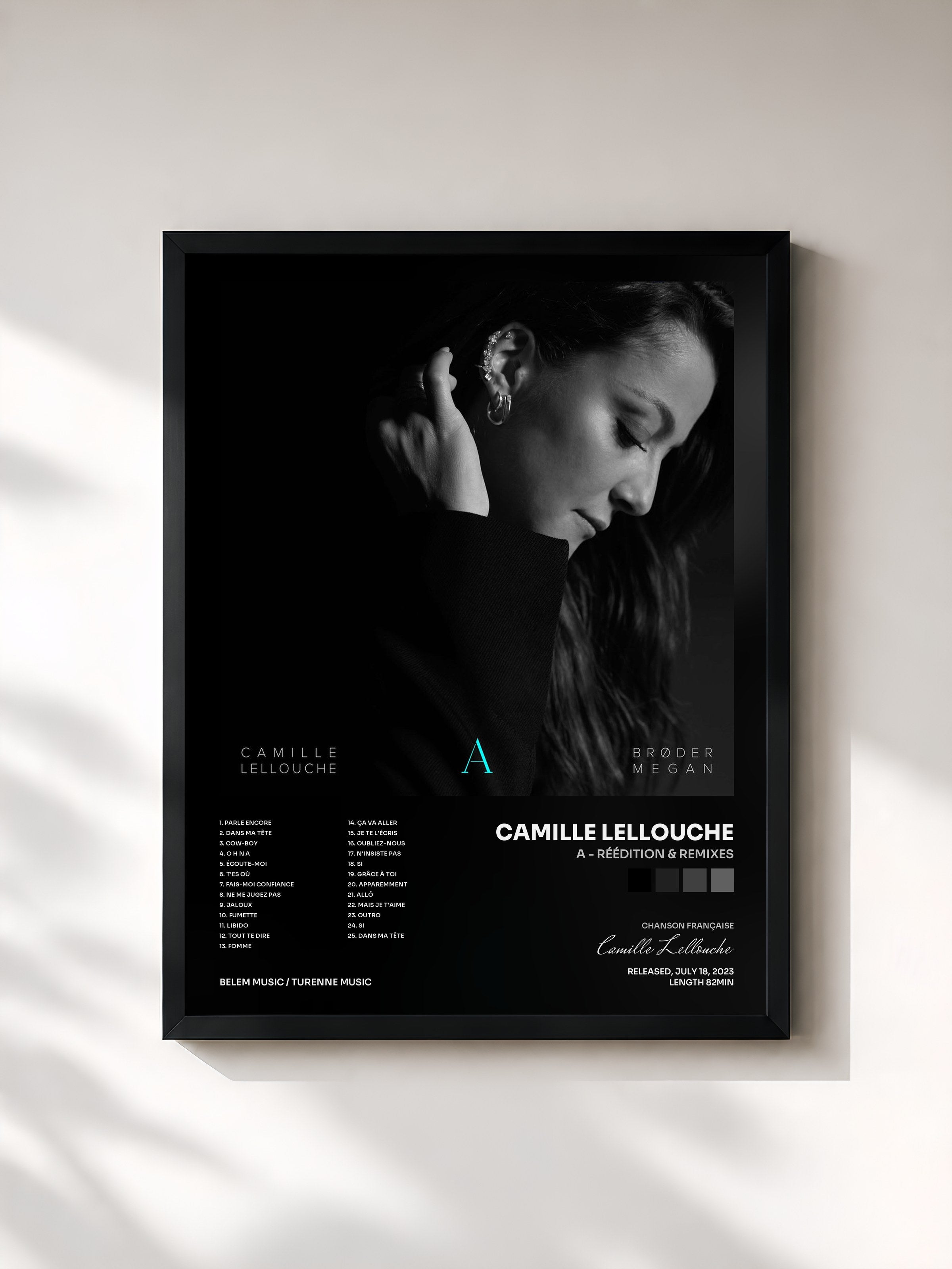 #noir Tableau de l'album A - RÉÉDITION & REMIXES de Camille Lellouche, cadre noir, imprimé et encadré en France