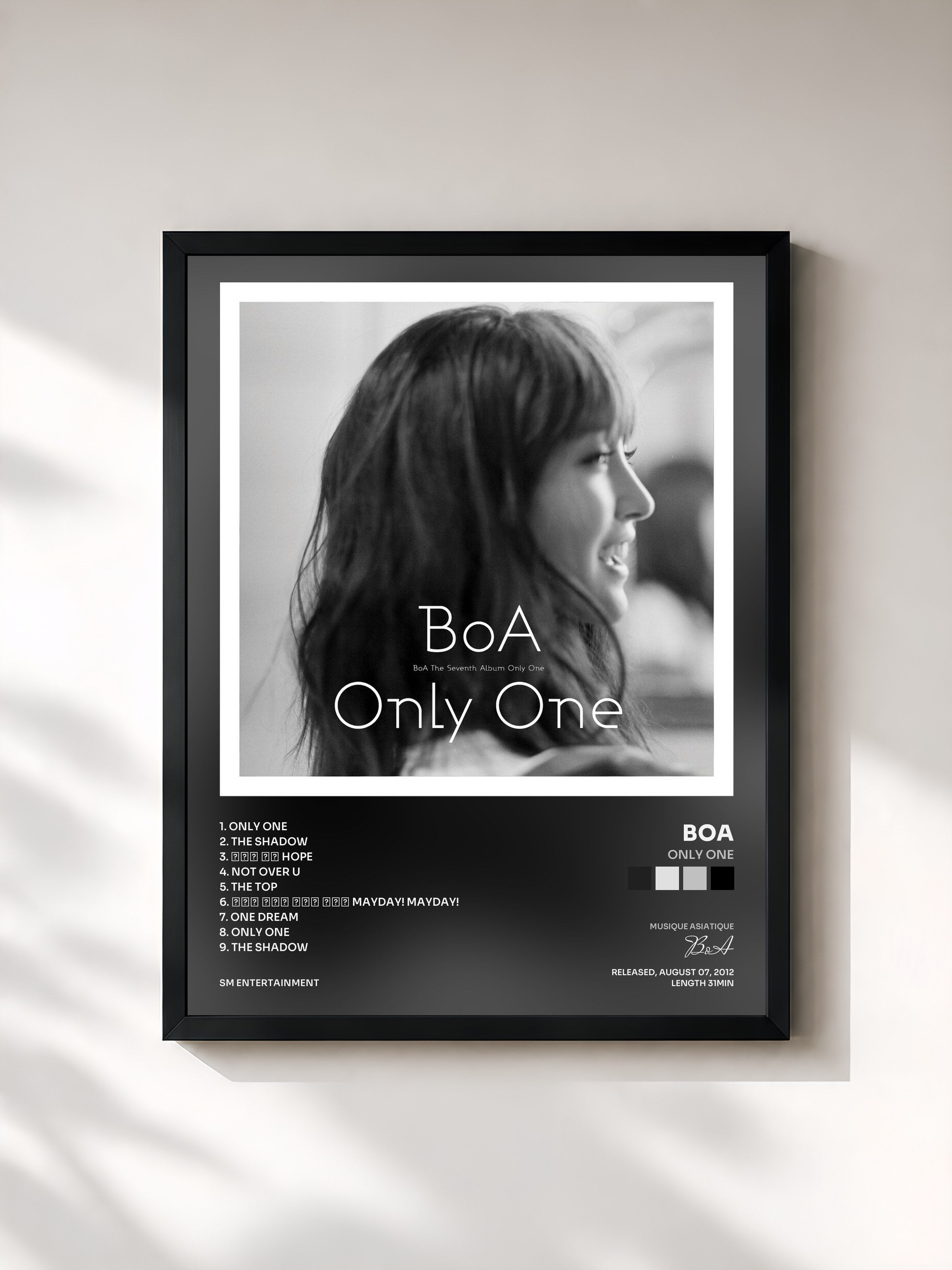 #noir Tableau de l'album Only One de BoA, cadre noir, imprimé et encadré en France