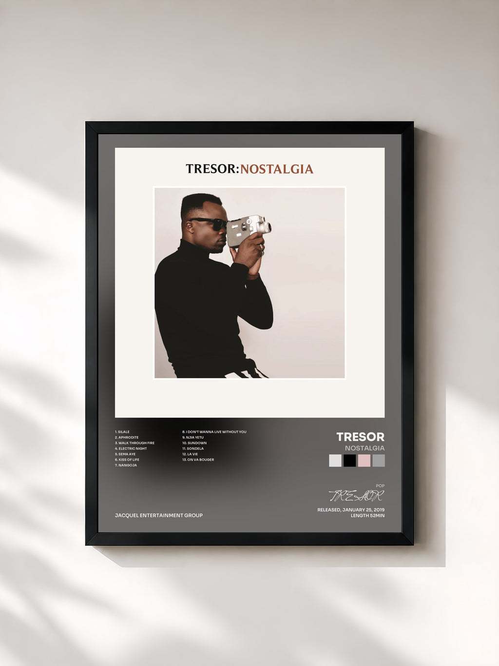#noir Tableau de l'album Nostalgia de TRESOR, cadre noir, imprimé et encadré en France