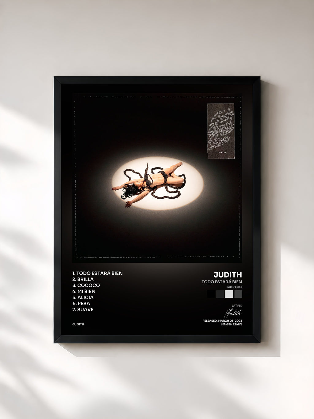 #noir Tableau de l'album Todo Estará Bien (Radio Edits) de Judith, cadre noir, imprimé et encadré en France
