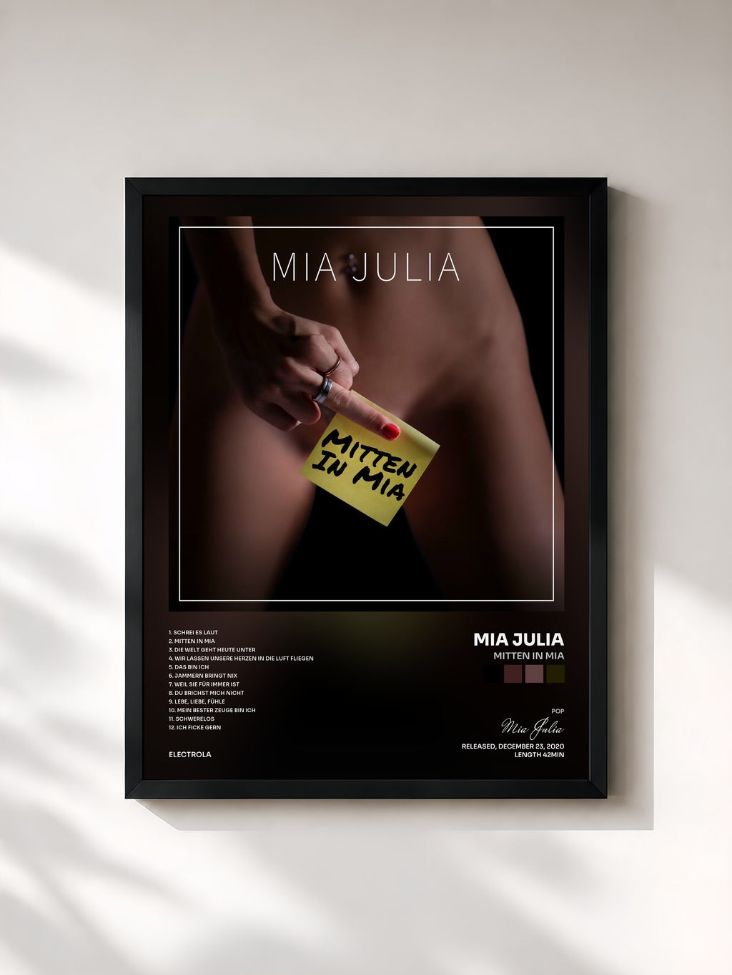 #noir Tableau de l'album Mitten in Mia de Mia Julia, cadre noir, imprimé et encadré en France