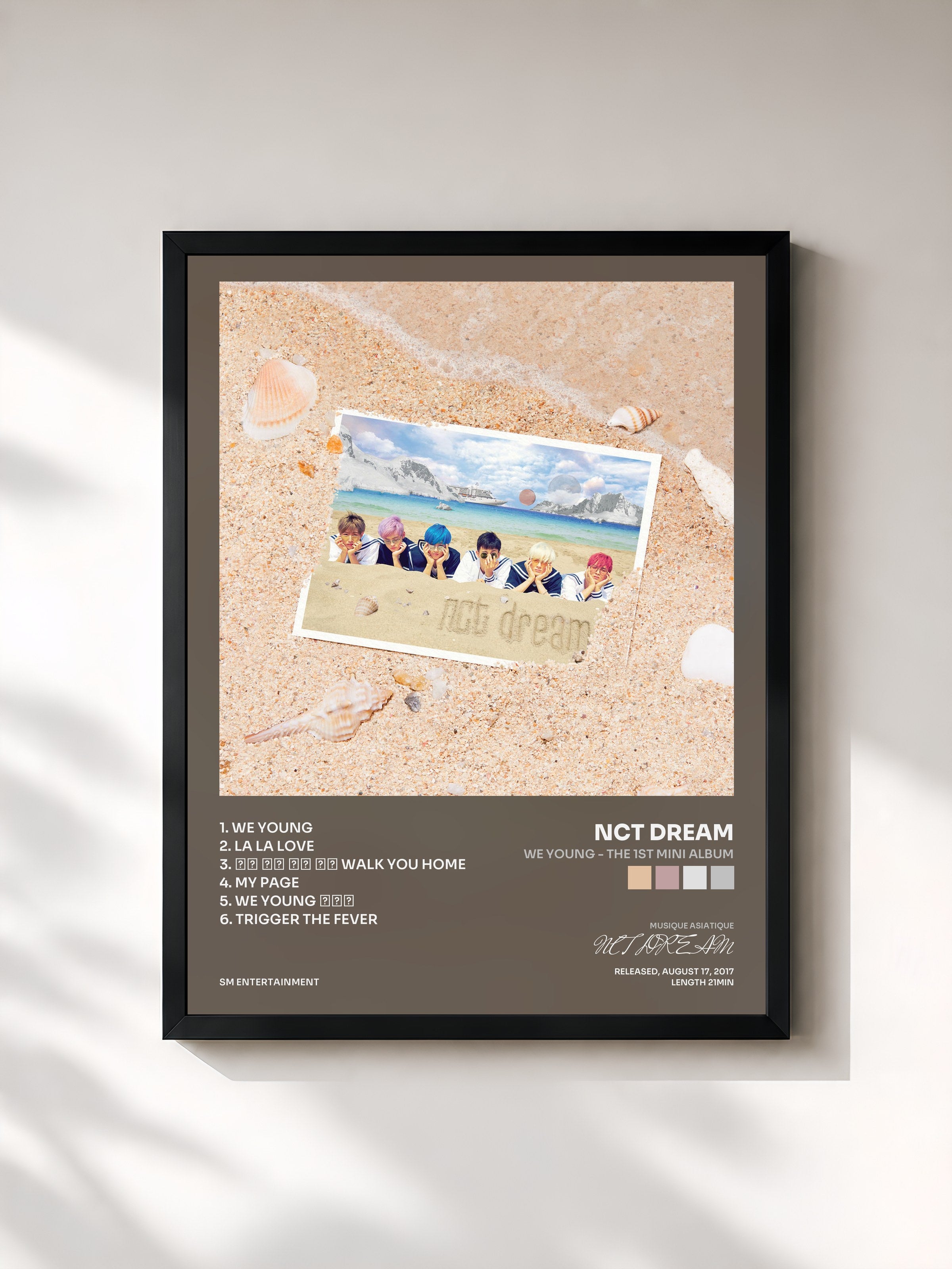#noir Tableau de l'album We Young - The 1st Mini Album de NCT DREAM, cadre noir, imprimé et encadré en France