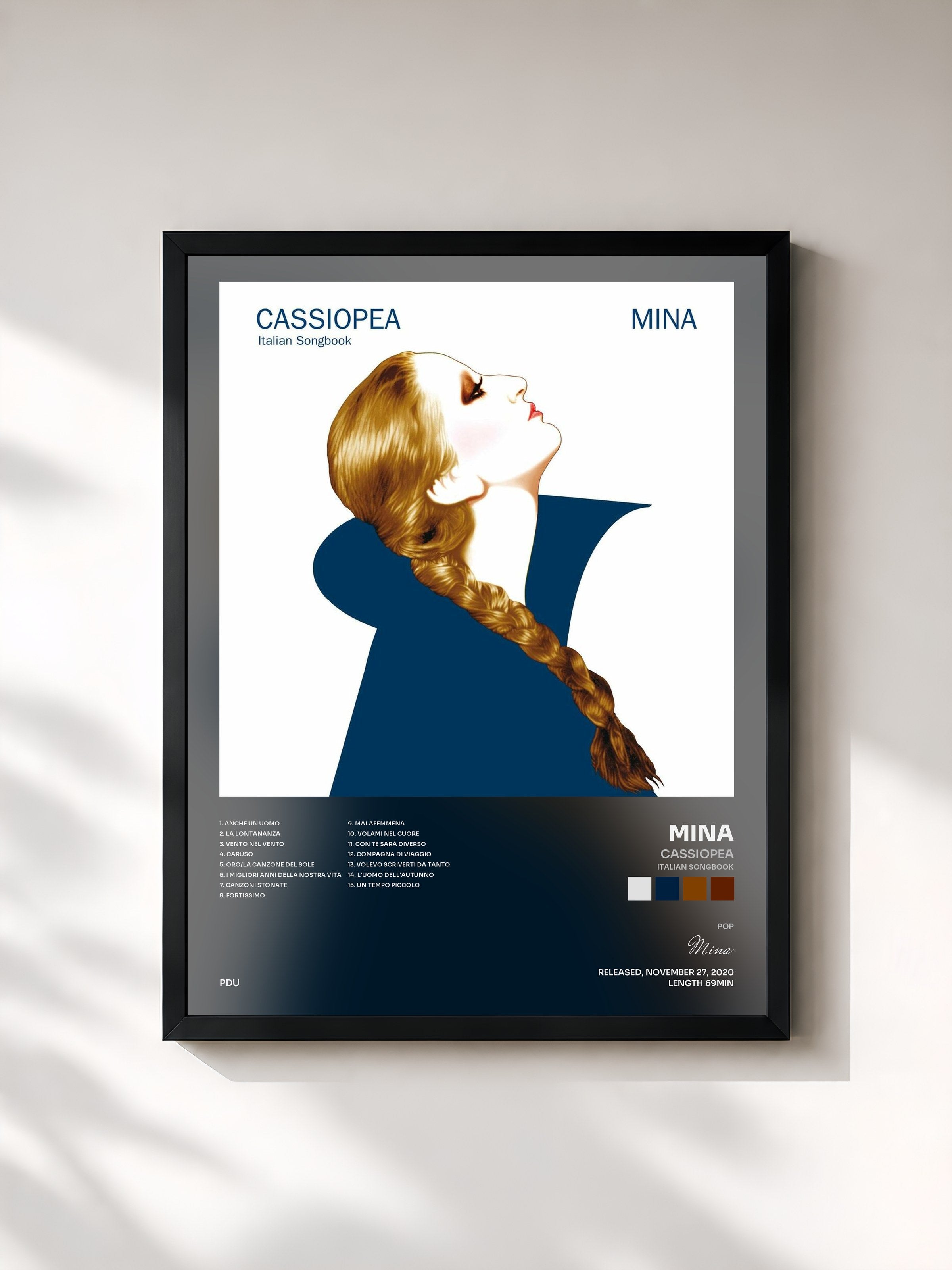 #noir Tableau de l'album Cassiopea (Italian Songbook) de Mina, cadre noir, imprimé et encadré en France