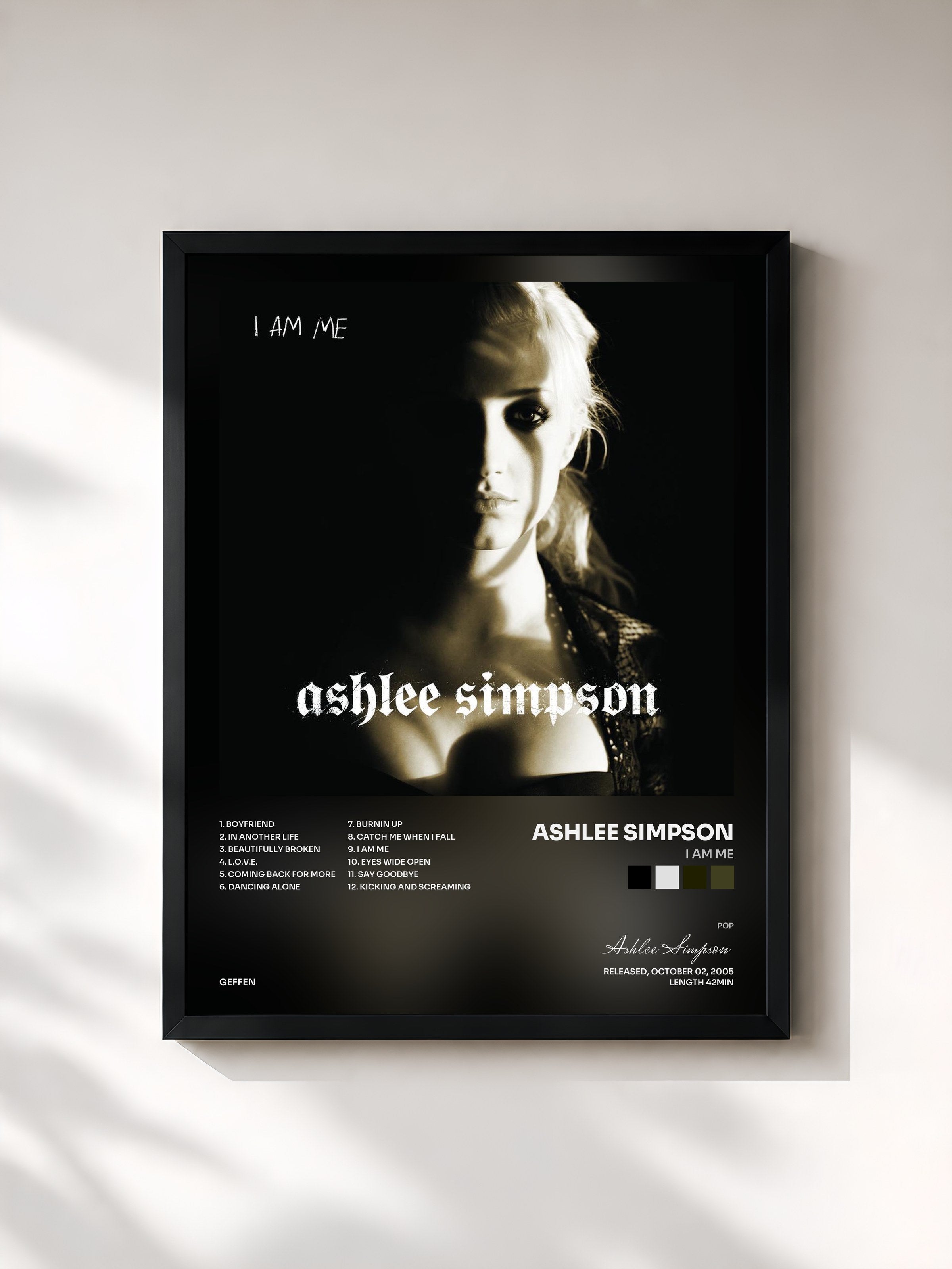#noir Tableau de l'album I Am Me de Ashlee Simpson, cadre noir, imprimé et encadré en France