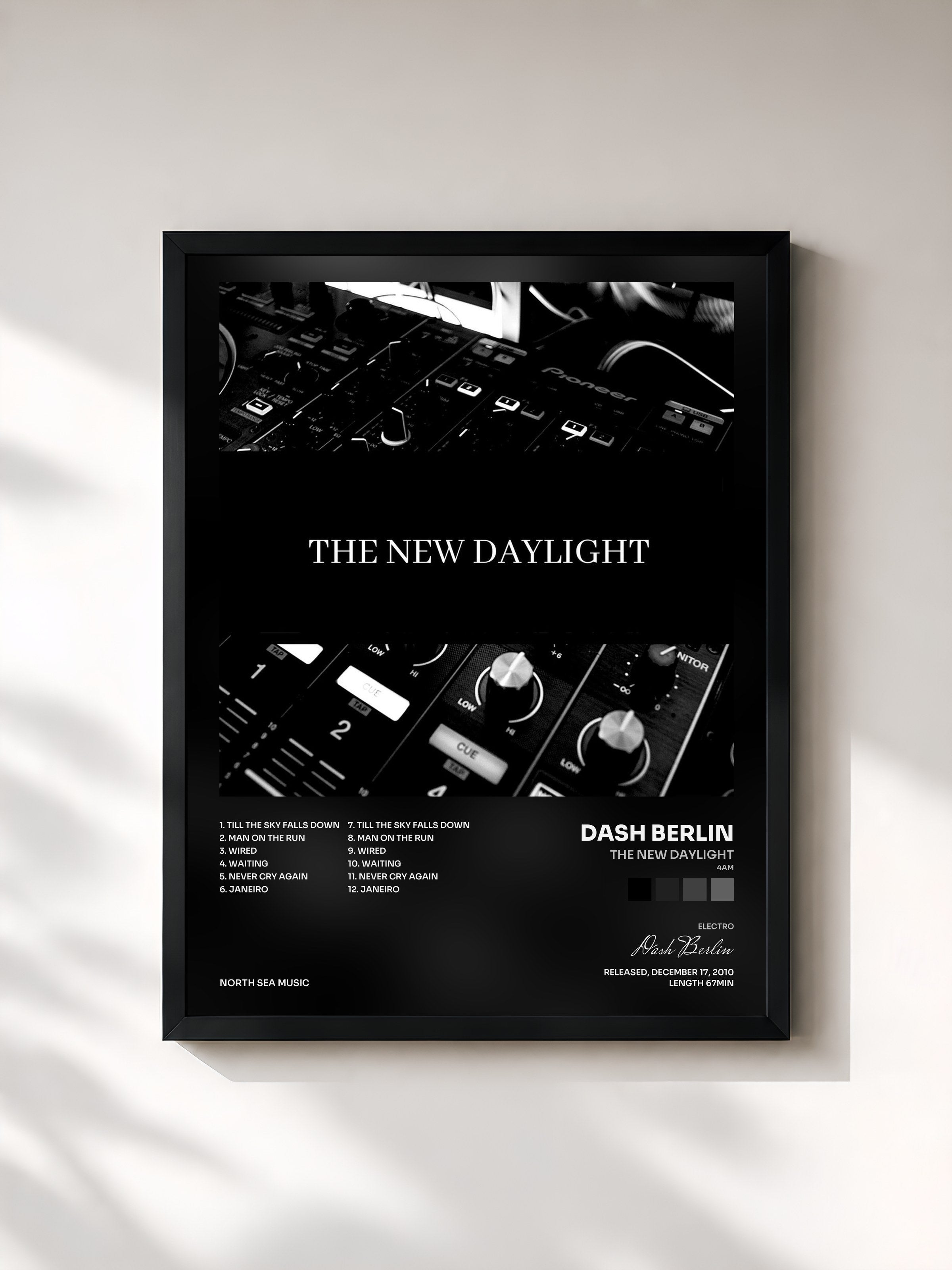 #noir Tableau de l'album The New Daylight (4AM) de Dash Berlin, cadre noir, imprimé et encadré en France