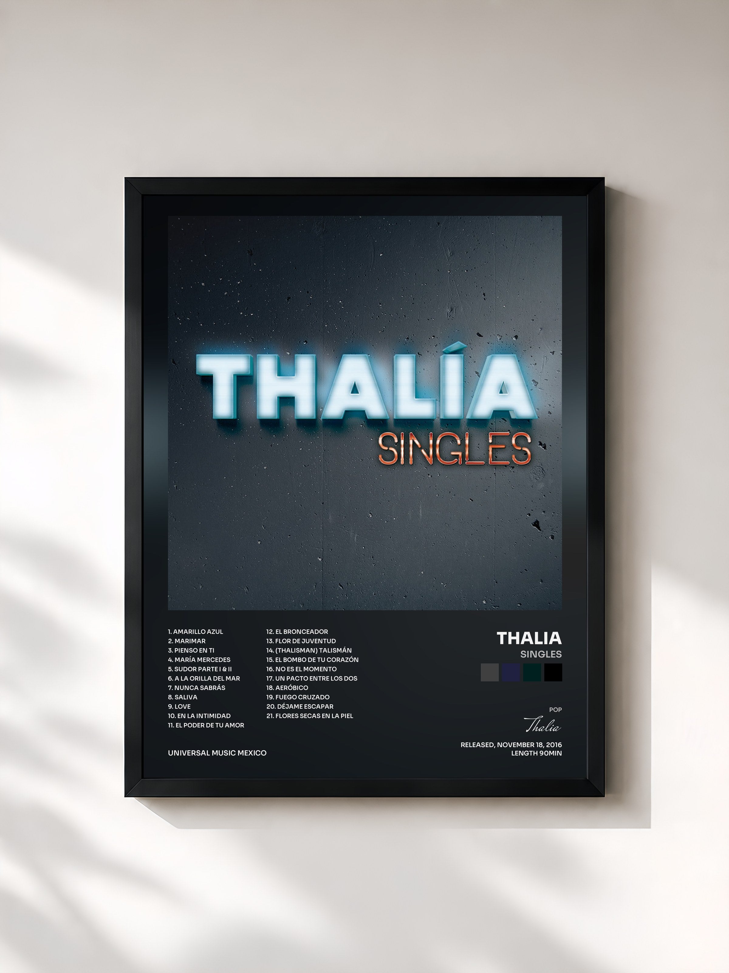 #noir Tableau de l'album Singles de Thalia, cadre noir, imprimé et encadré en France