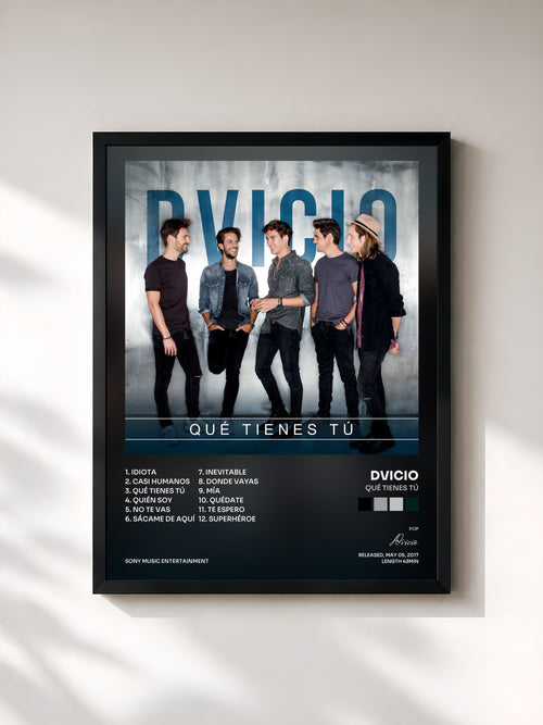 Dvicio · Qué Tienes Tú — Affiche encadrée