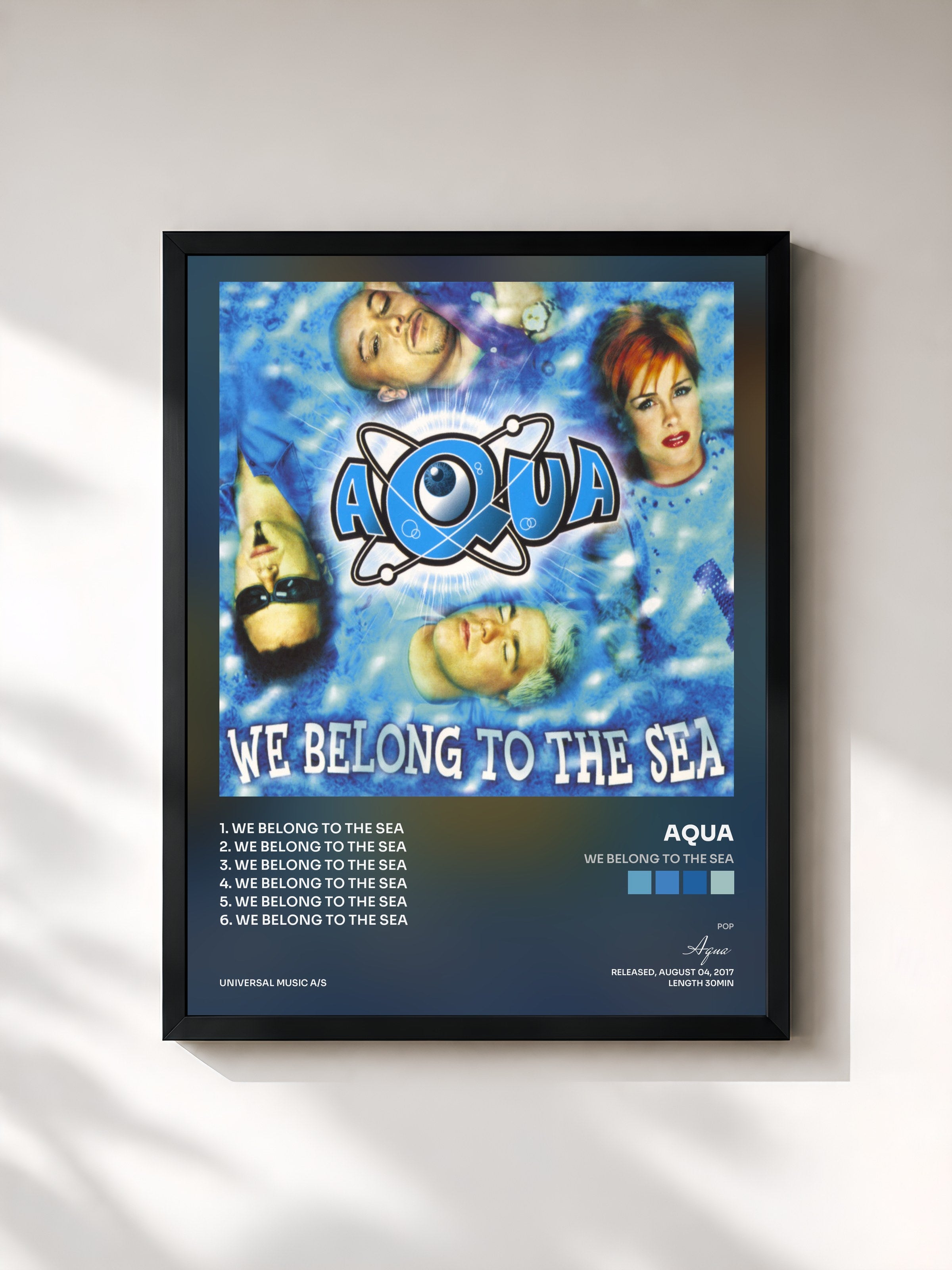 #noir Tableau de l'album We Belong To The Sea de Aqua, cadre noir, imprimé et encadré en France