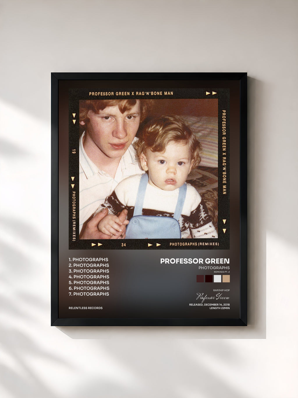 #noir Tableau de l'album Photographs (Remixes Pt. 2) de Professor Green, cadre noir, imprimé et encadré en France