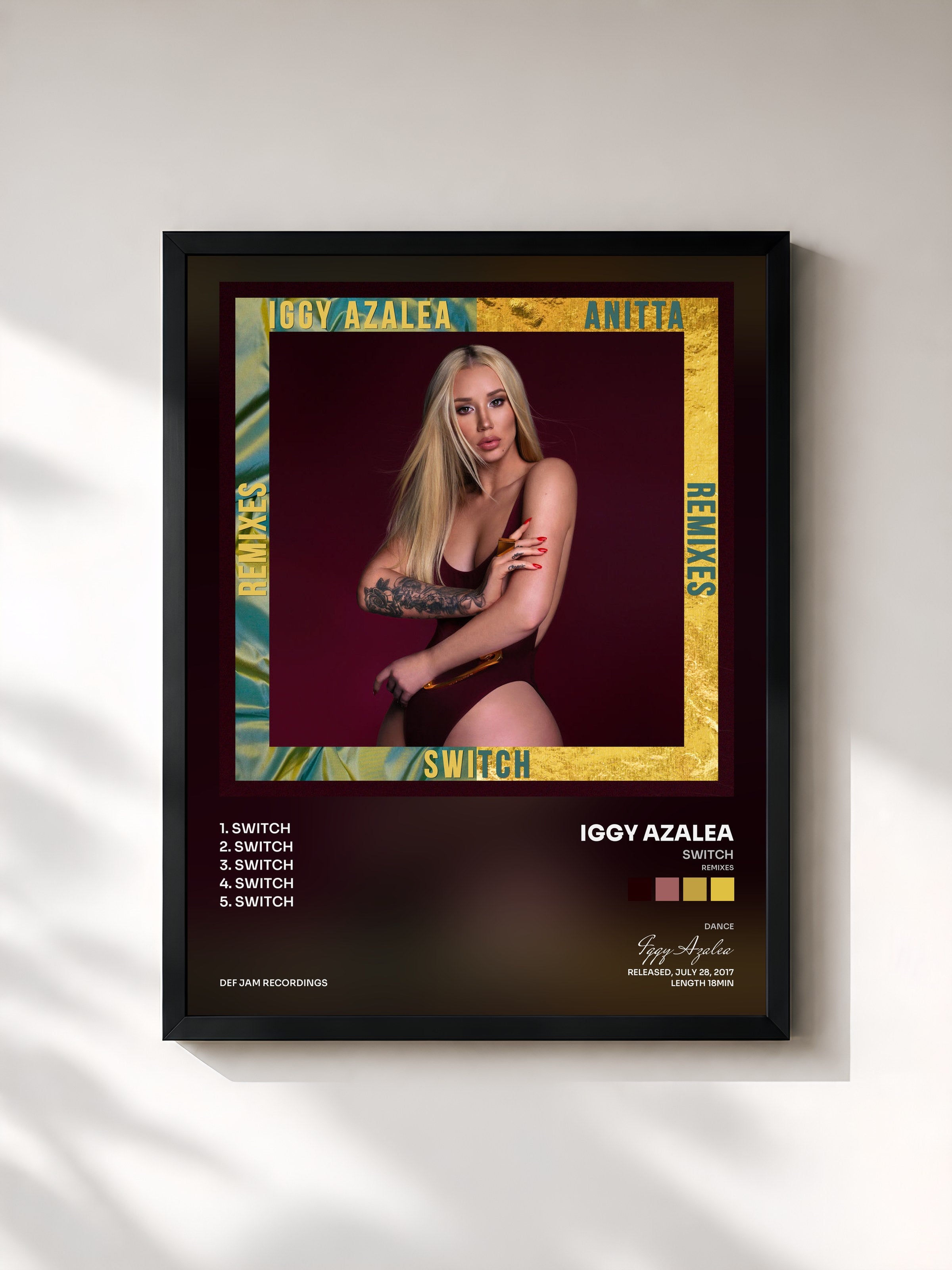 #noir Tableau de l'album Switch (Remixes) de Iggy Azalea, cadre noir, imprimé et encadré en France