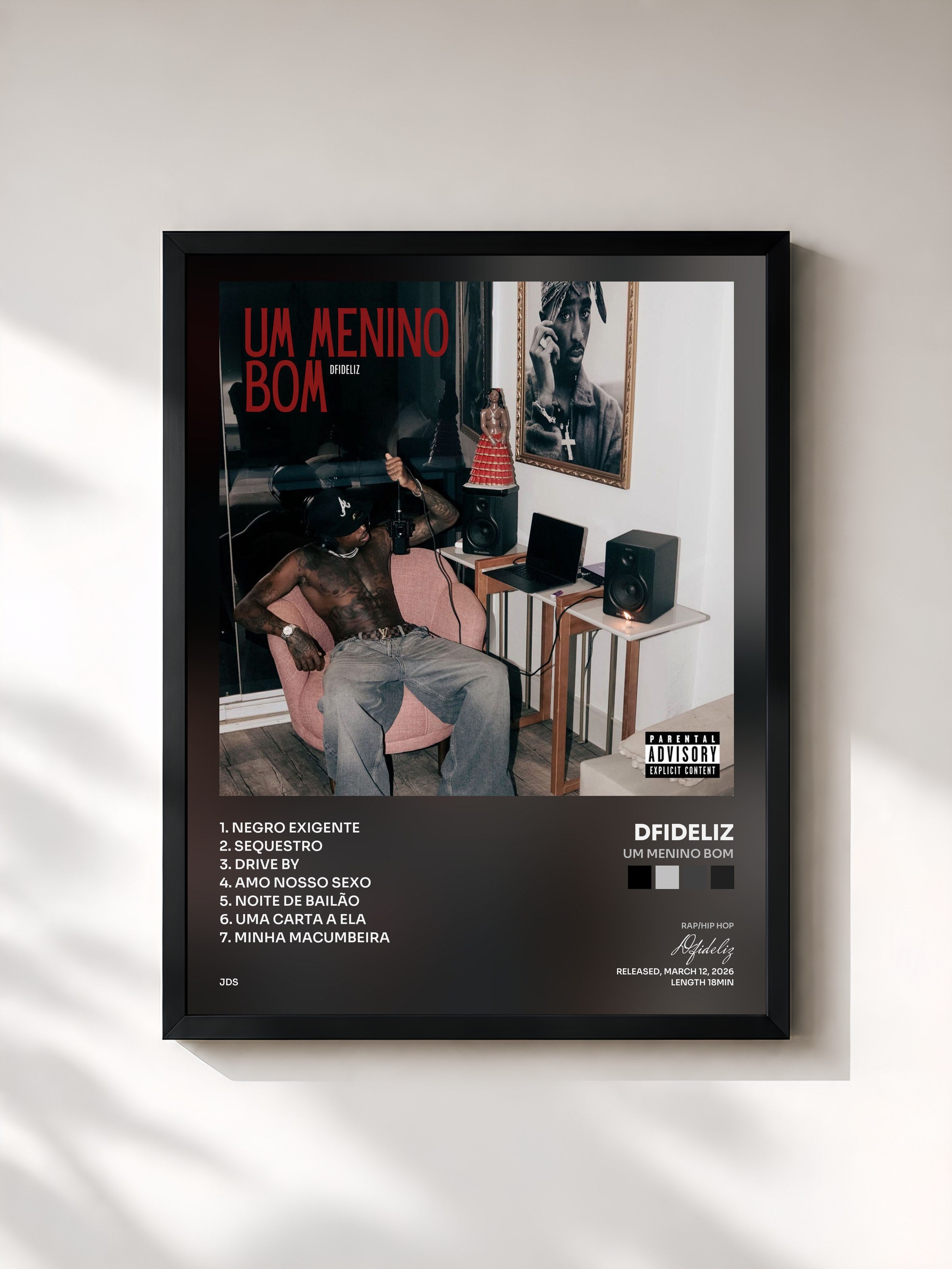 #noir Tableau de l'album Um Menino Bom de Dfideliz, cadre noir, imprimé et encadré en France