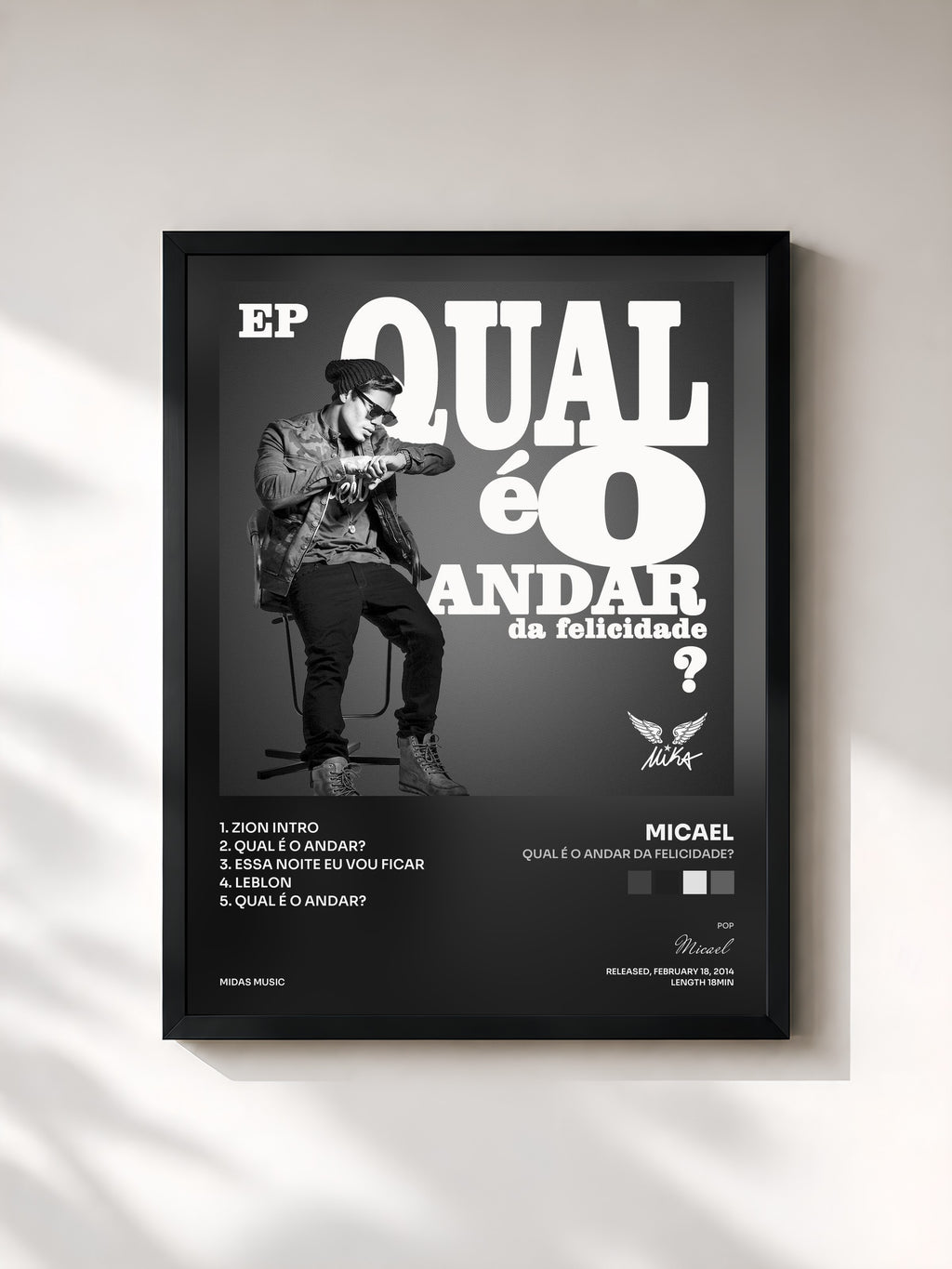 #noir Tableau de l'album Qual É o Andar da Felicidade? de Micael, cadre noir, imprimé et encadré en France