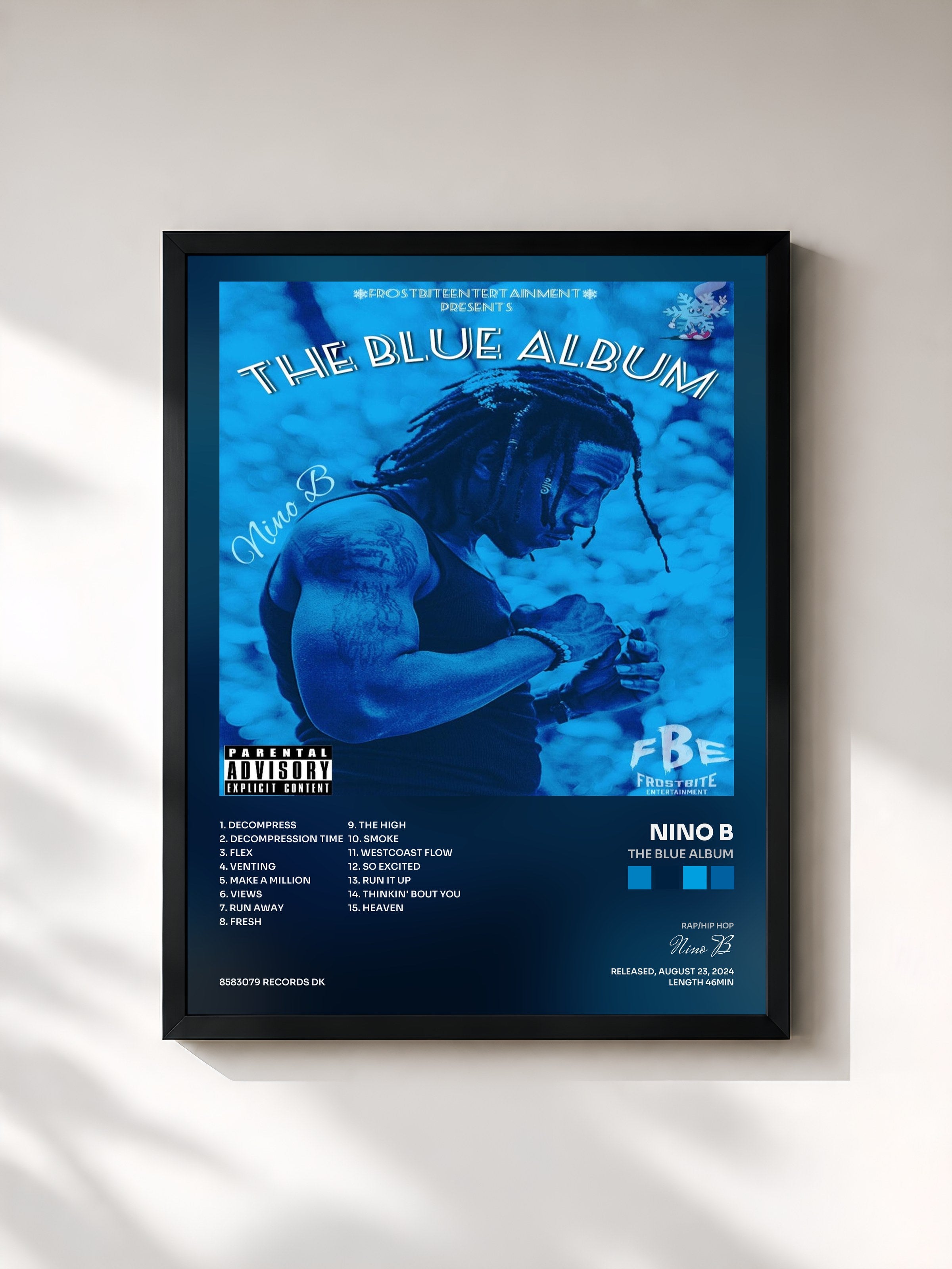 #noir Tableau de l'album The Blue Album de Nino B, cadre noir, imprimé et encadré en France