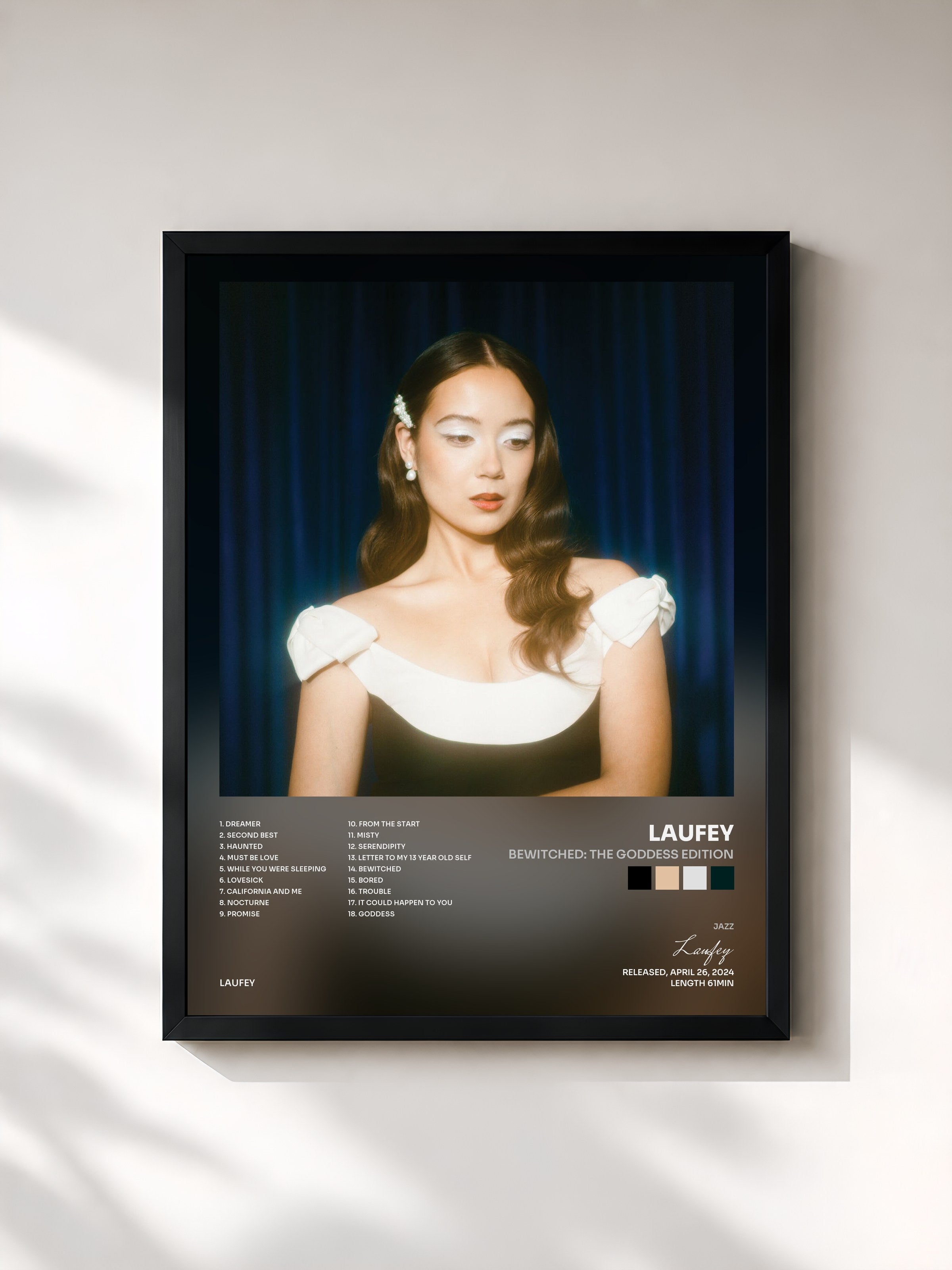 #noir Tableau de l'album Bewitched: The Goddess Edition de Laufey, cadre noir, imprimé et encadré en France