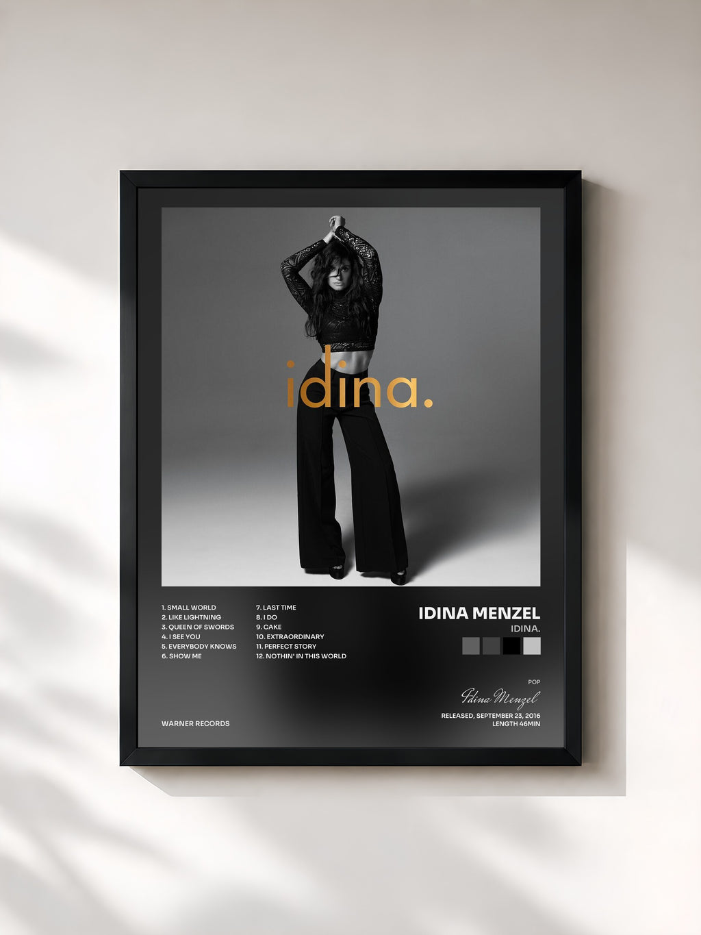#noir Tableau de l'album idina. de Idina Menzel, cadre noir, imprimé et encadré en France
