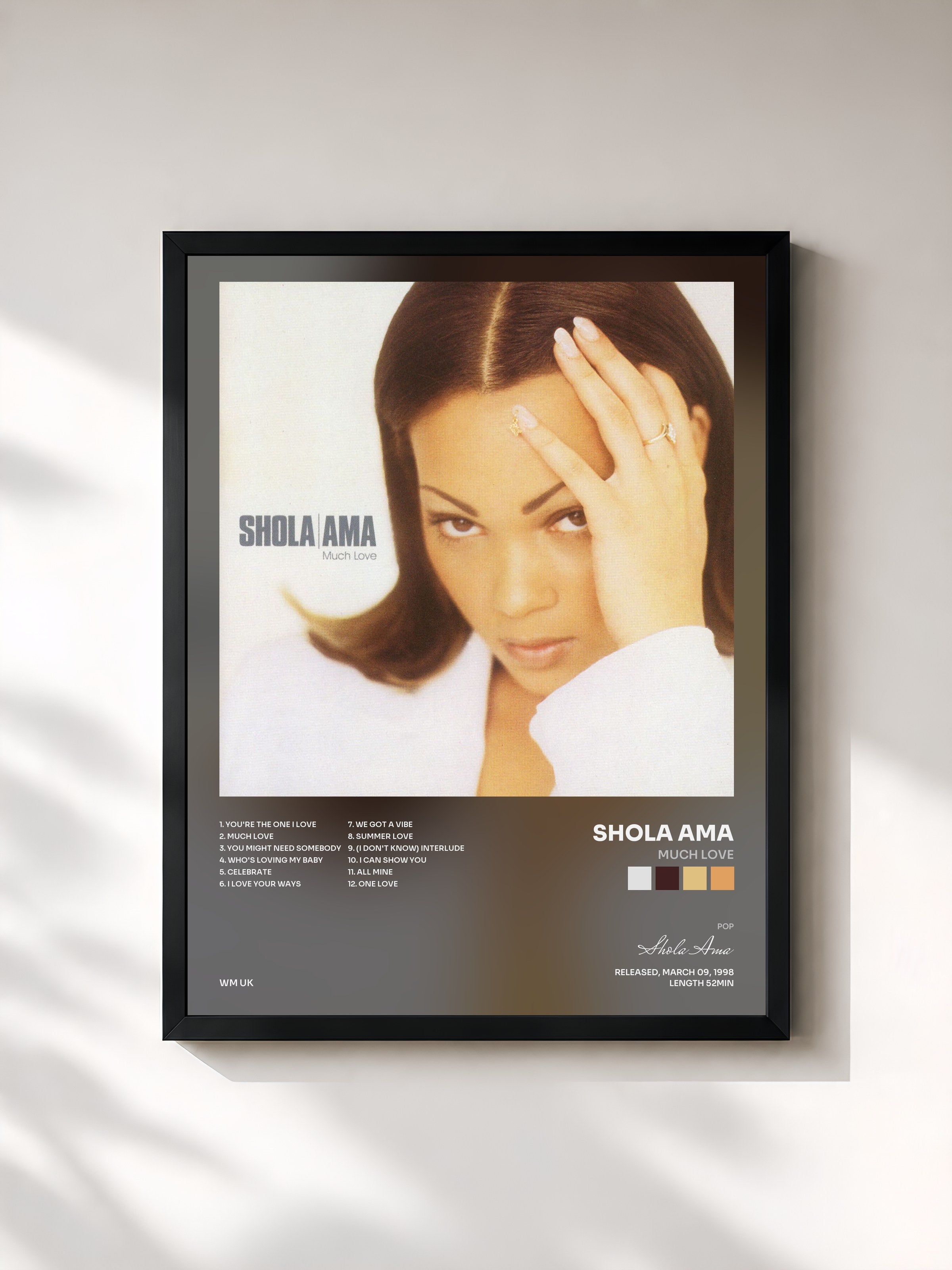 #noir Tableau de l'album Much Love de Shola Ama, cadre noir, imprimé et encadré en France