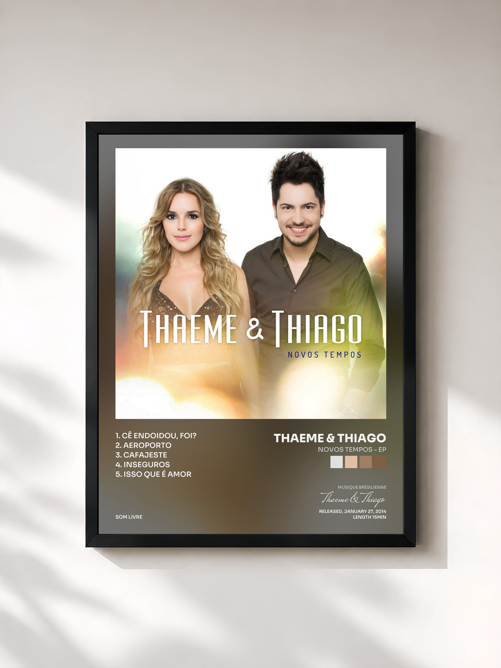 #noir Tableau de l'album Novos Tempos - EP de Thaeme & Thiago, cadre noir, imprimé et encadré en France