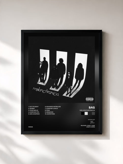 Bas · Melanchronica — Affiche encadrée