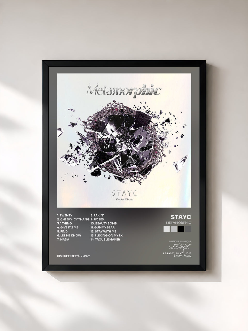 #noir Tableau de l'album Metamorphic de STAYC, cadre noir, imprimé et encadré en France