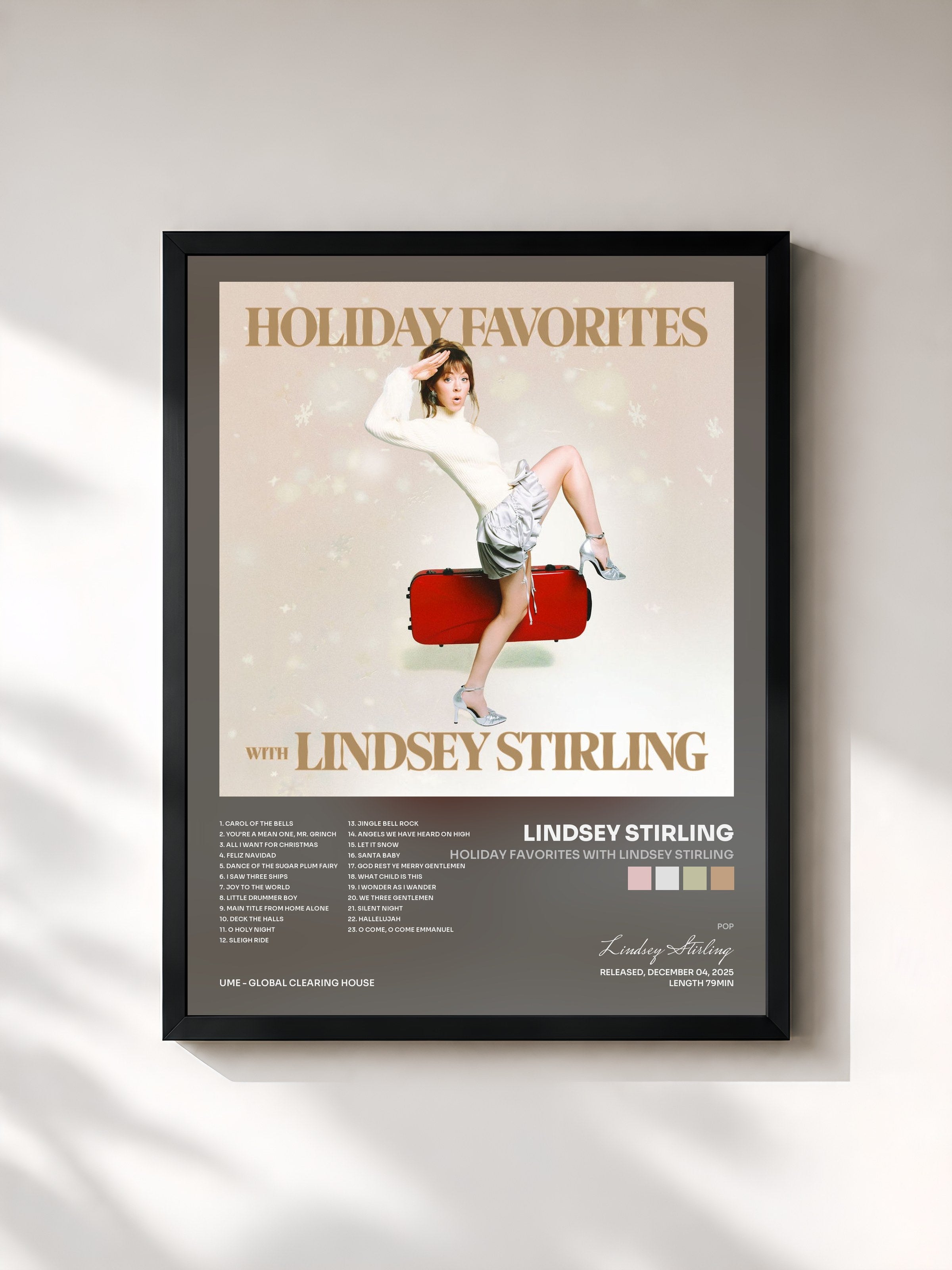 #noir Tableau de l'album Holiday Favorites with Lindsey Stirling de Lindsey Stirling, cadre noir, imprimé et encadré en France