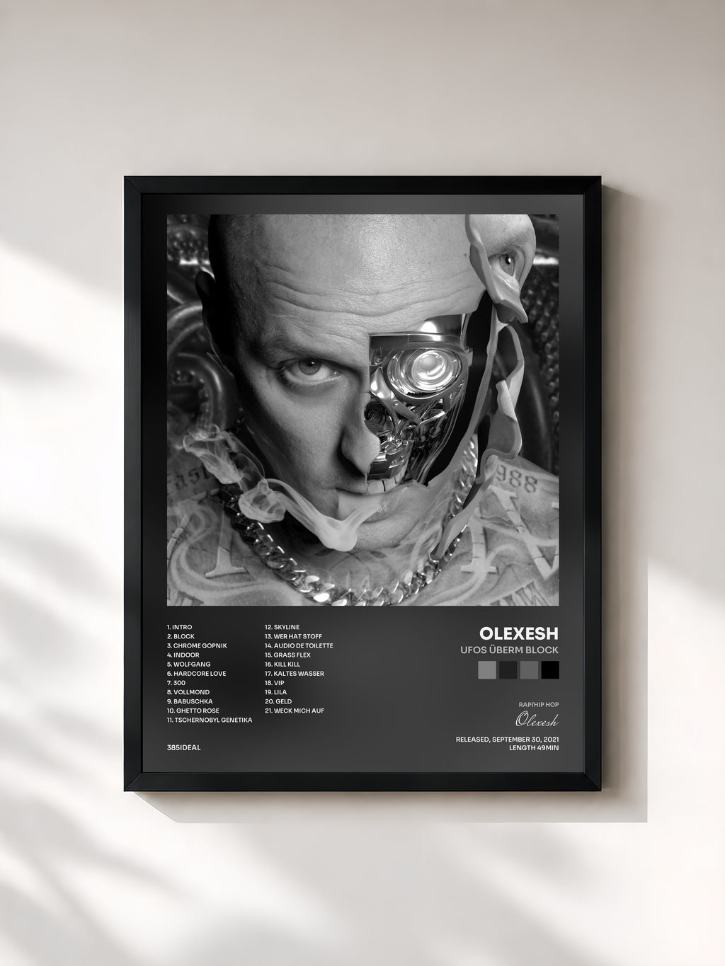 #noir Tableau de l'album UFOS ÜBERM BLOCK de Olexesh, cadre noir, imprimé et encadré en France