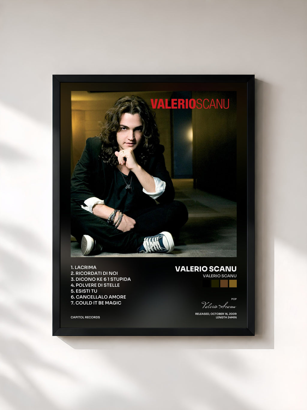 #noir Tableau de l'album Valerio Scanu de Valerio Scanu, cadre noir, imprimé et encadré en France