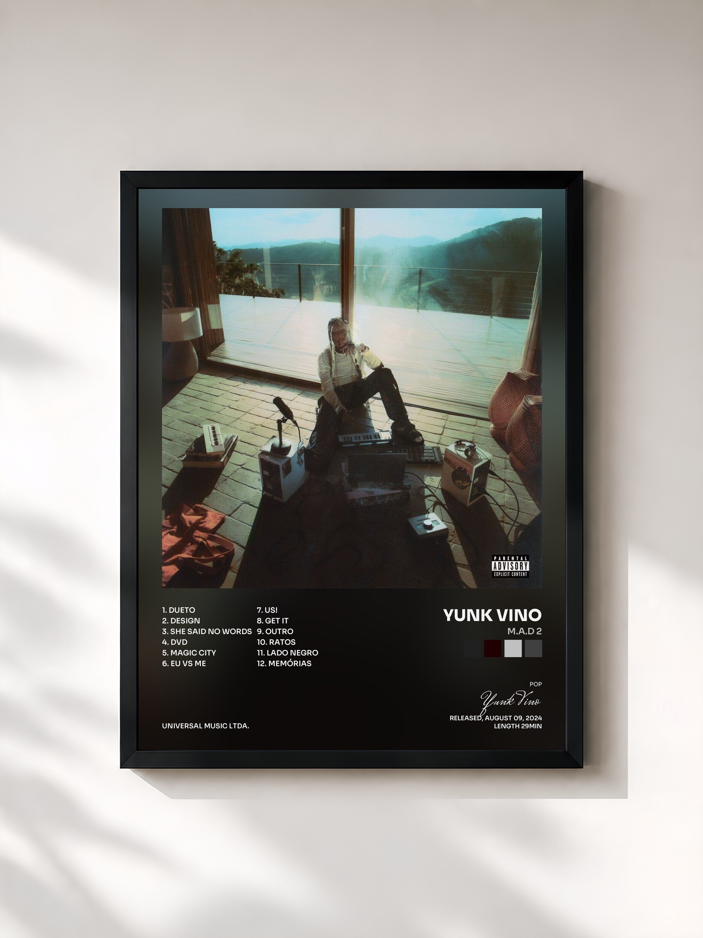 #noir Tableau de l'album M.A.D 2 de Yunk Vino, cadre noir, imprimé et encadré en France