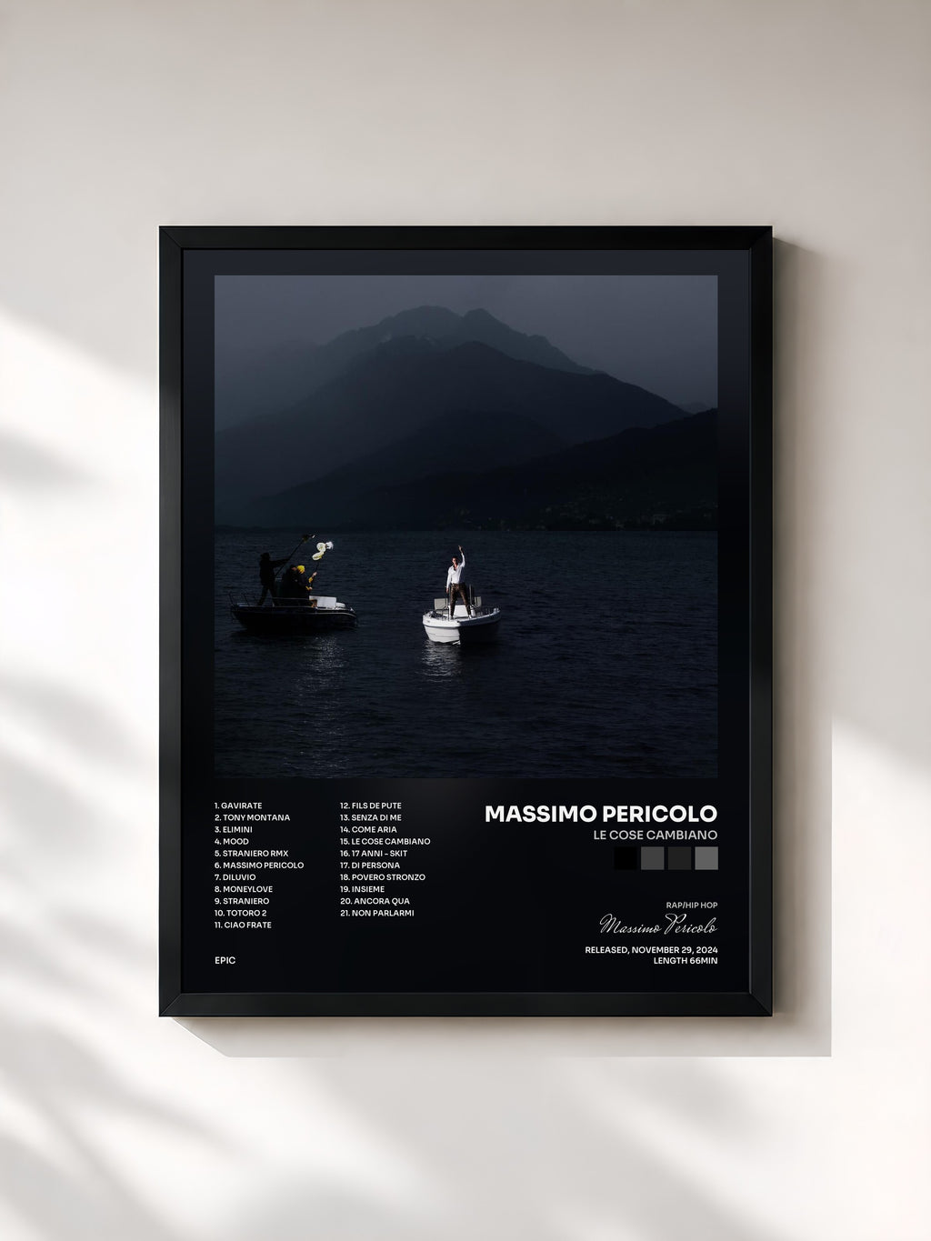 #noir Tableau de l'album Le cose cambiano de Massimo Pericolo, cadre noir, imprimé et encadré en France