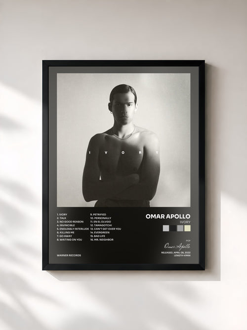 Omar Apollo · Ivory — Affiche encadrée