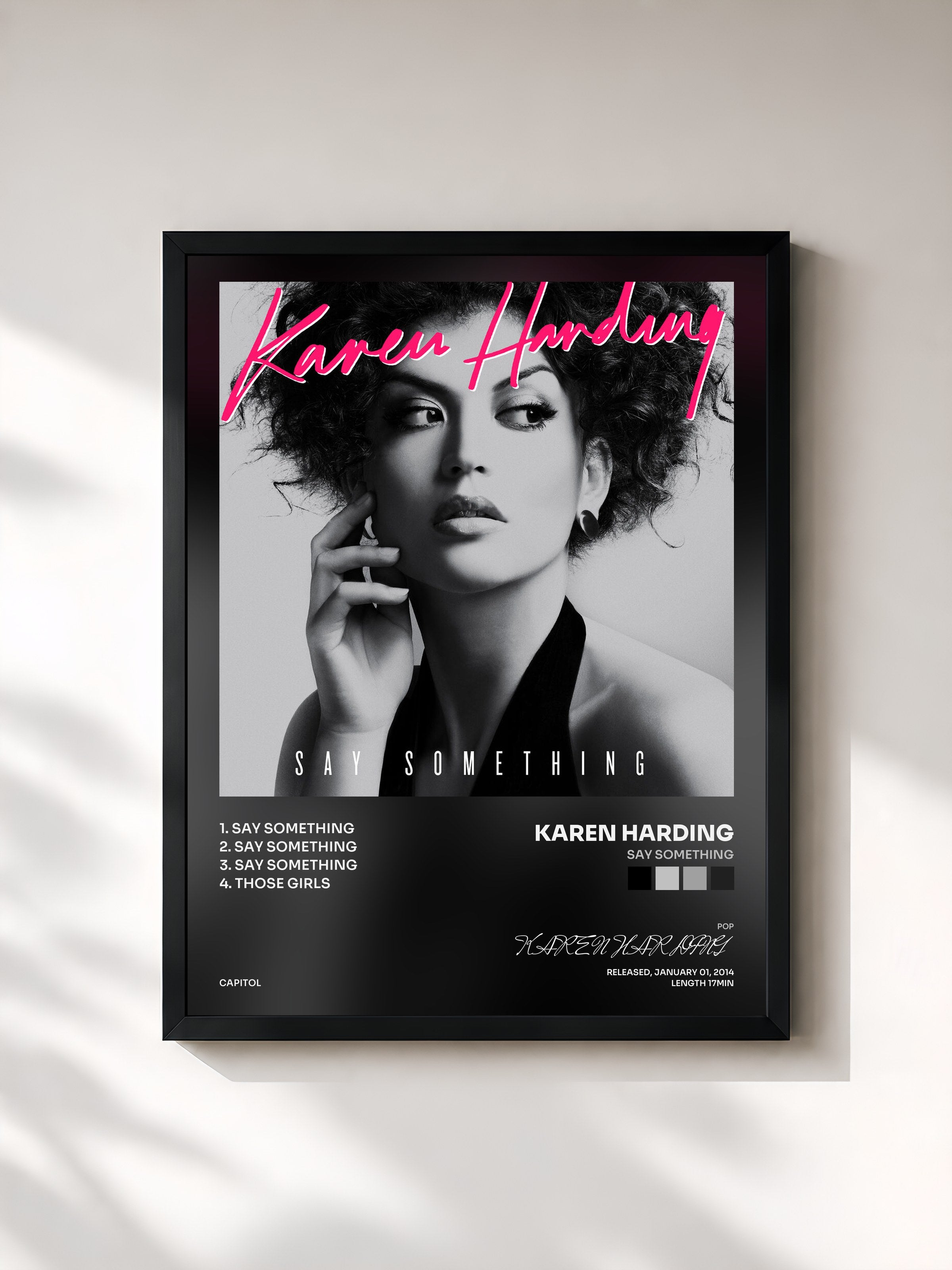 #noir Tableau de l'album Say Something de KAREN HARDING, cadre noir, imprimé et encadré en France