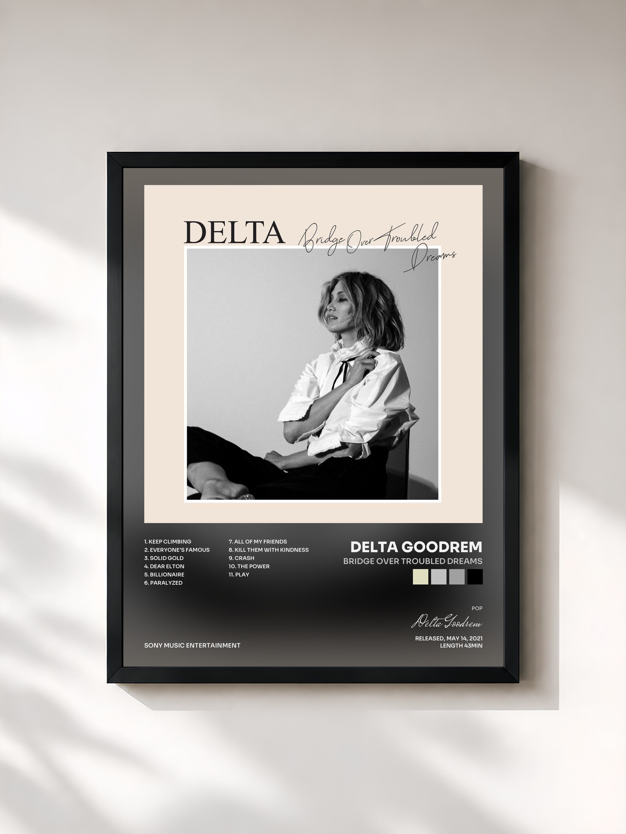 #noir Tableau de l'album Bridge Over Troubled Dreams de Delta Goodrem, cadre noir, imprimé et encadré en France