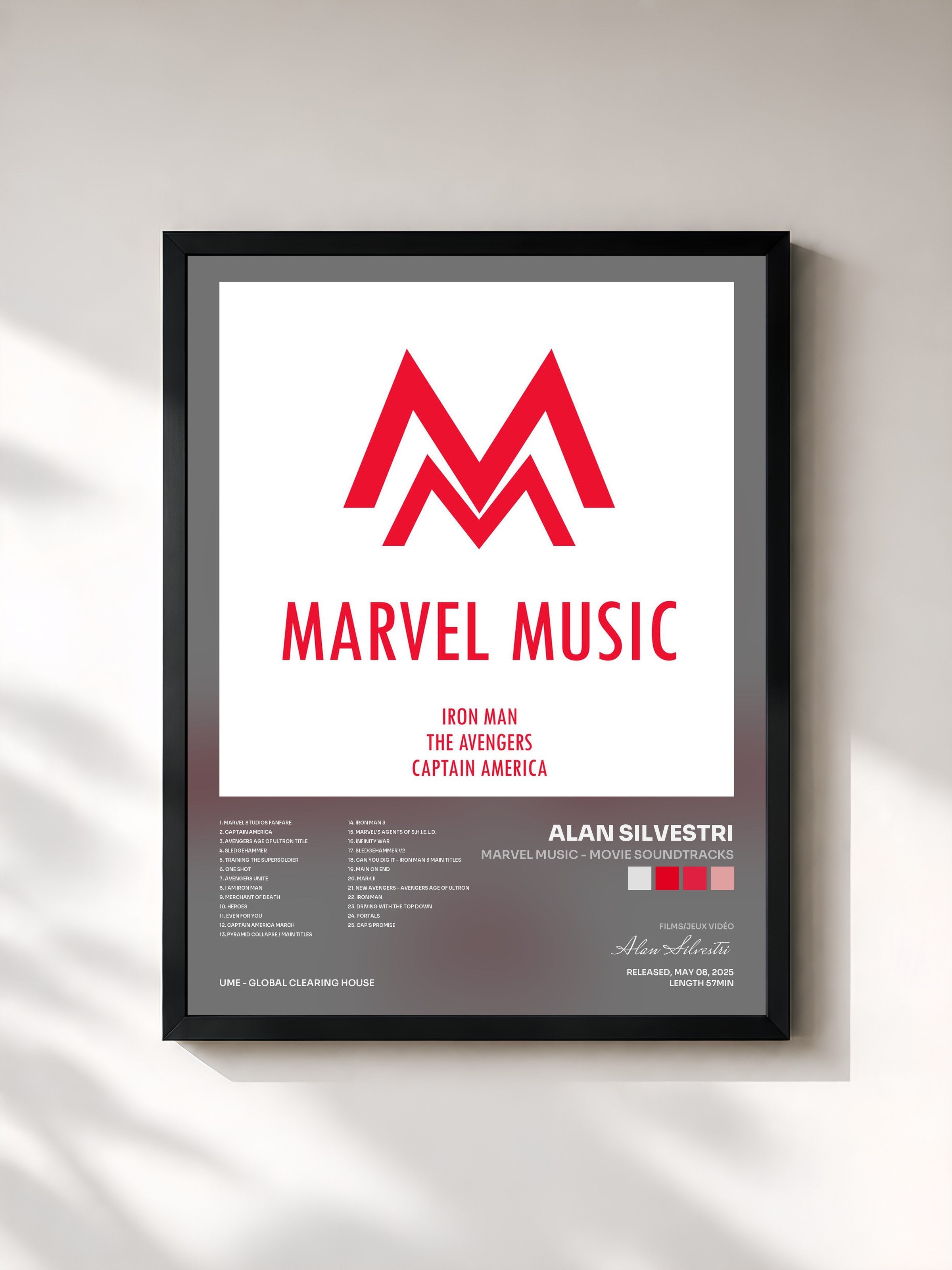 #noir Tableau de l'album Marvel Music - Movie Soundtracks de Alan Silvestri, cadre noir, imprimé et encadré en France
