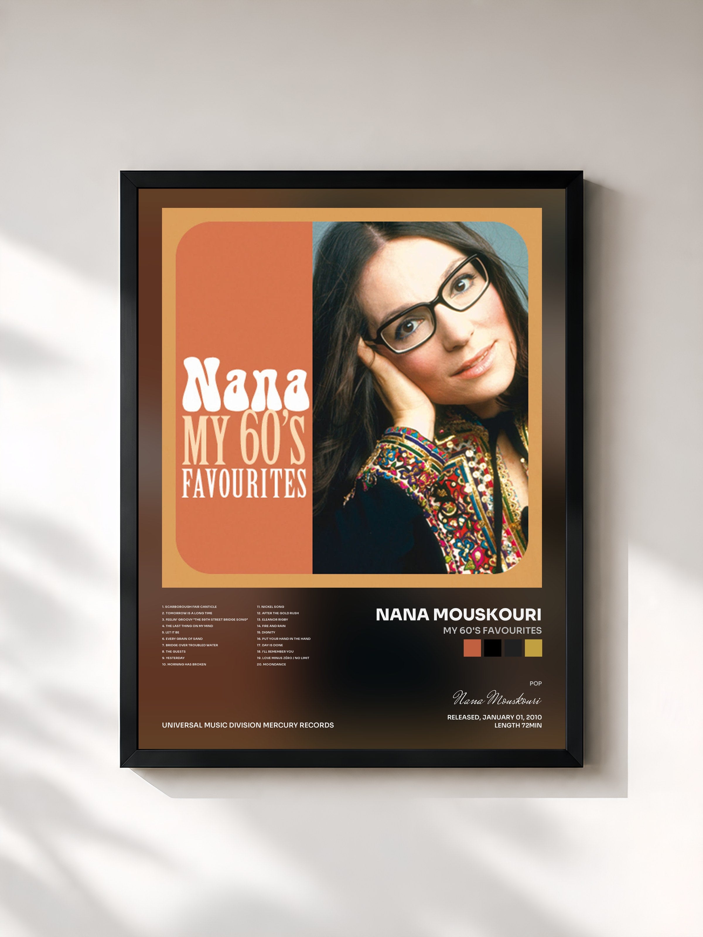#noir Tableau de l'album My 60's Favourites de Nana Mouskouri, cadre noir, imprimé et encadré en France