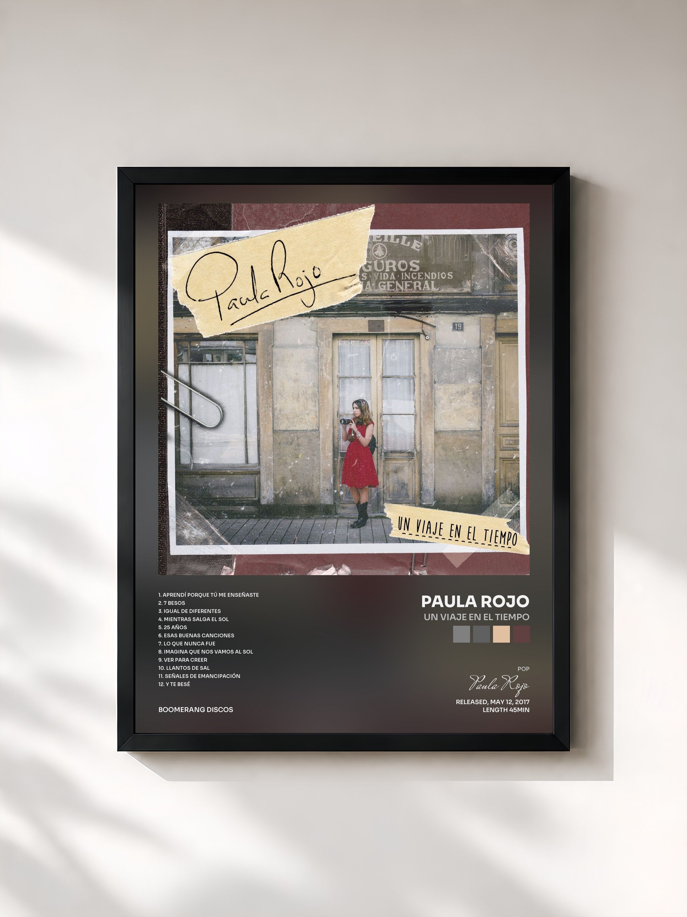 #noir Tableau de l'album Un Viaje en el Tiempo de Paula Rojo, cadre noir, imprimé et encadré en France