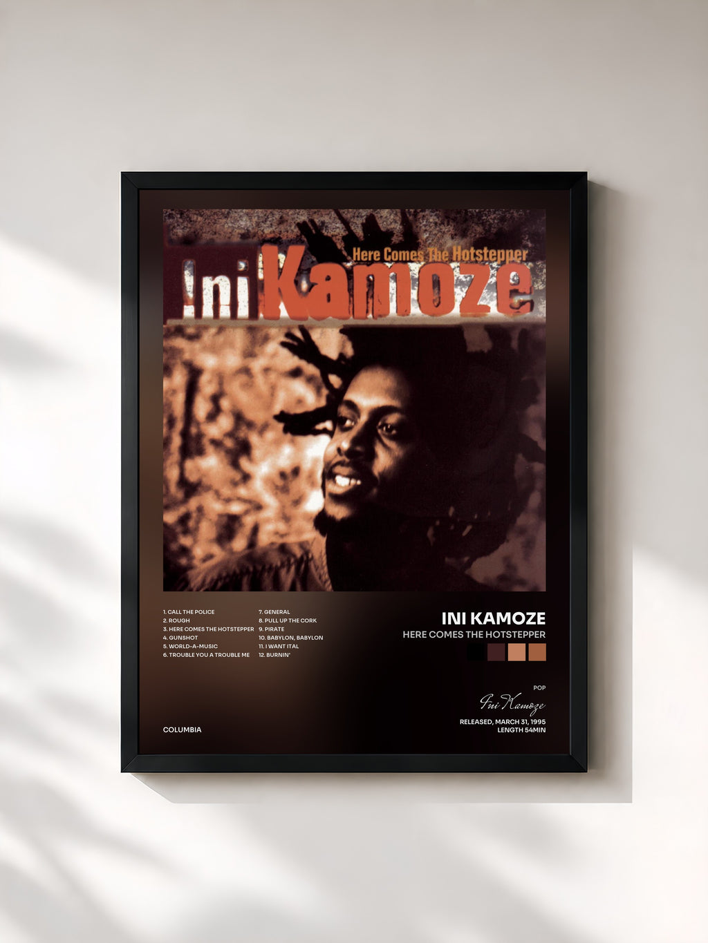 #noir Tableau de l'album Here Comes The Hotstepper de Ini Kamoze, cadre noir, imprimé et encadré en France