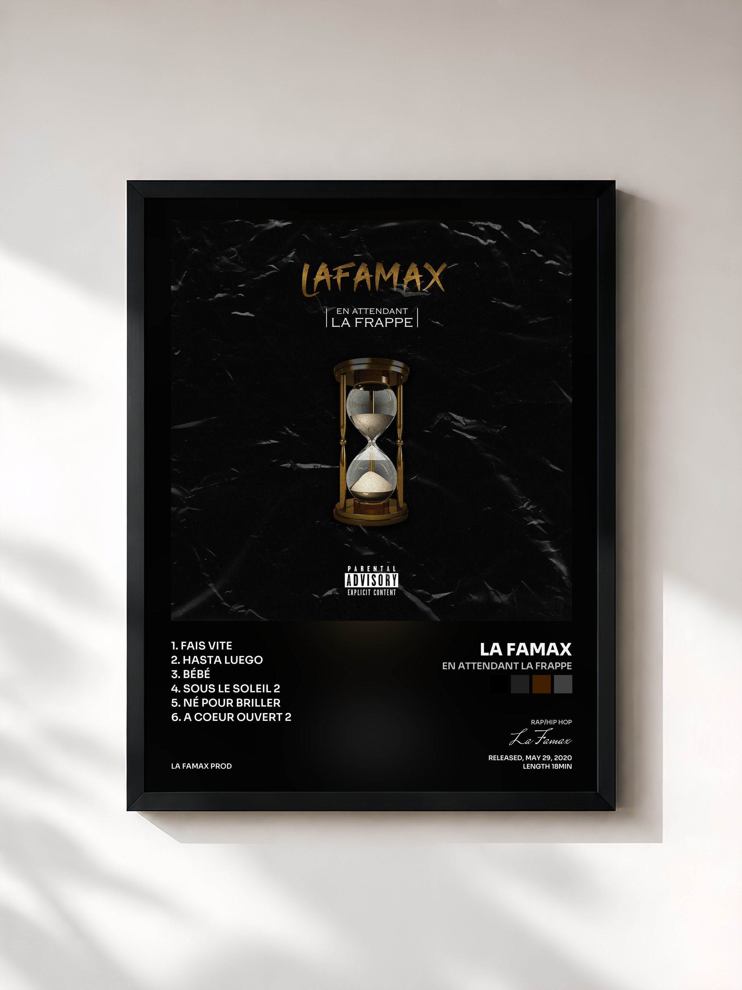 #noir Tableau de l'album En attendant la frappe de La Famax, cadre noir, imprimé et encadré en France