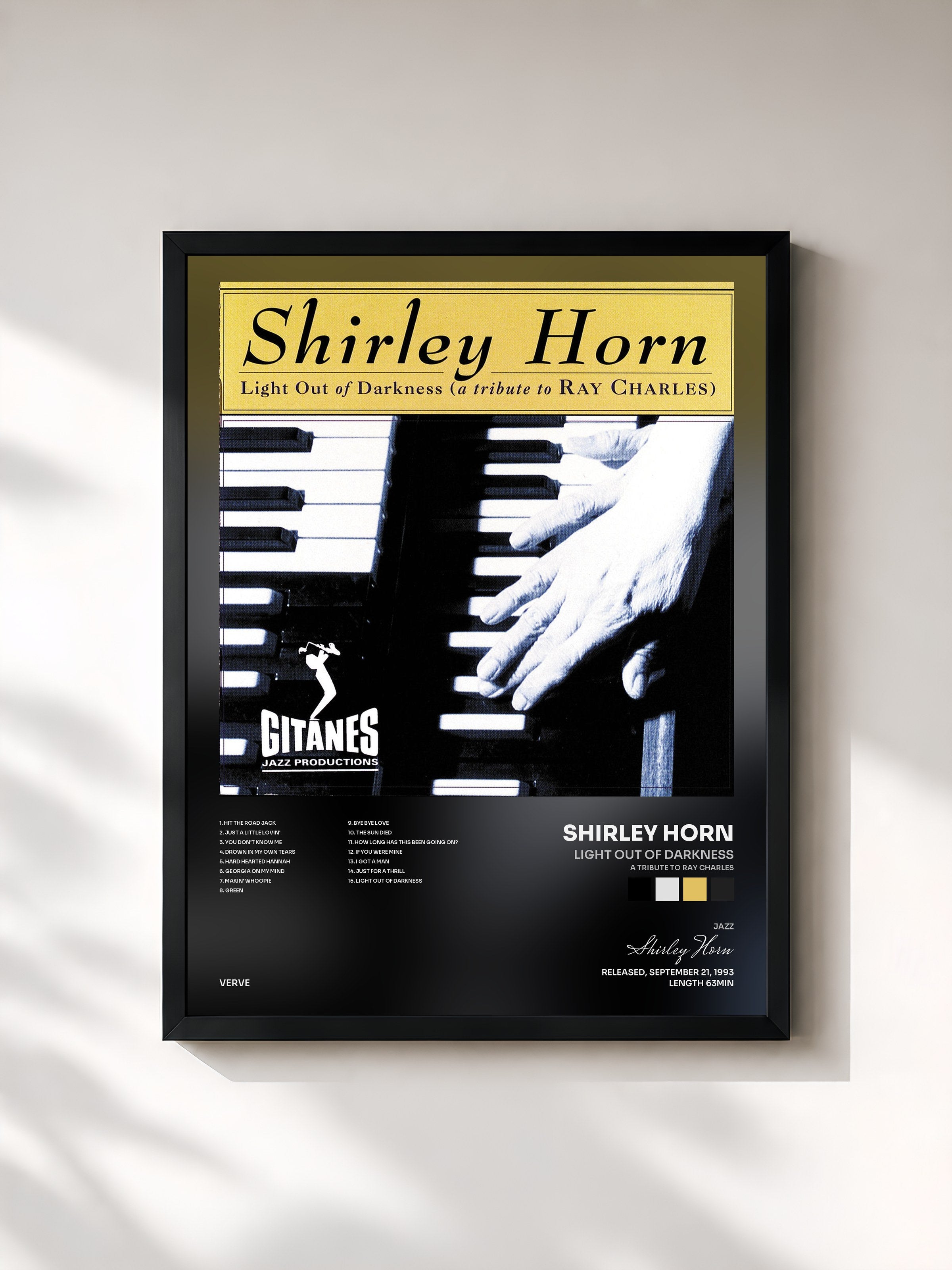 #noir Tableau de l'album Light Out Of Darkness (A Tribute To Ray Charles) de Shirley Horn, cadre noir, imprimé et encadré en France