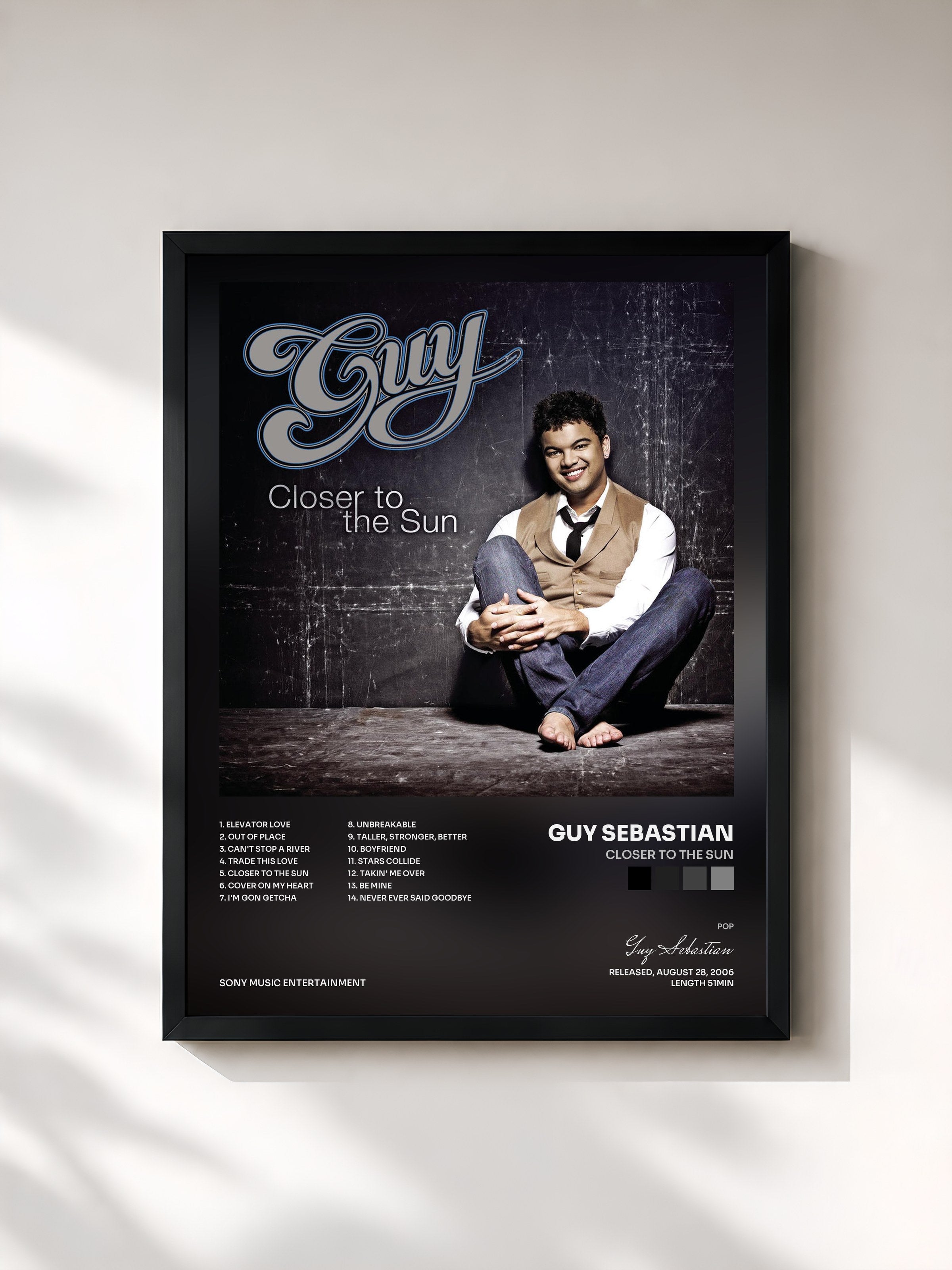 #noir Tableau de l'album Closer To The Sun de Guy Sebastian, cadre noir, imprimé et encadré en France