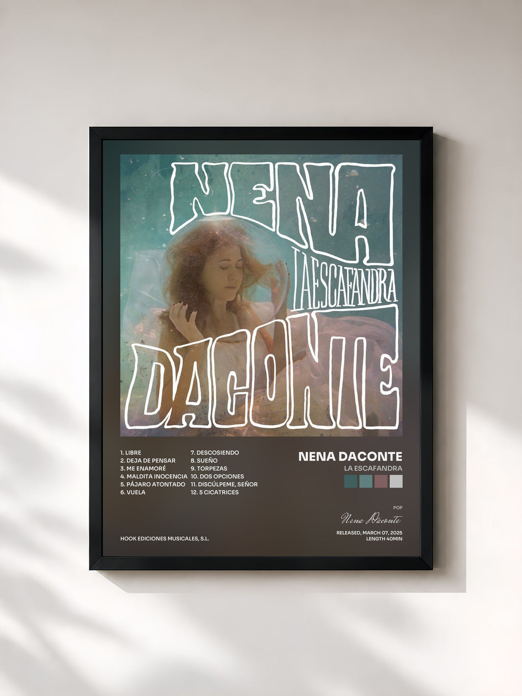 #noir Tableau de l'album La Escafandra de Nena Daconte, cadre noir, imprimé et encadré en France