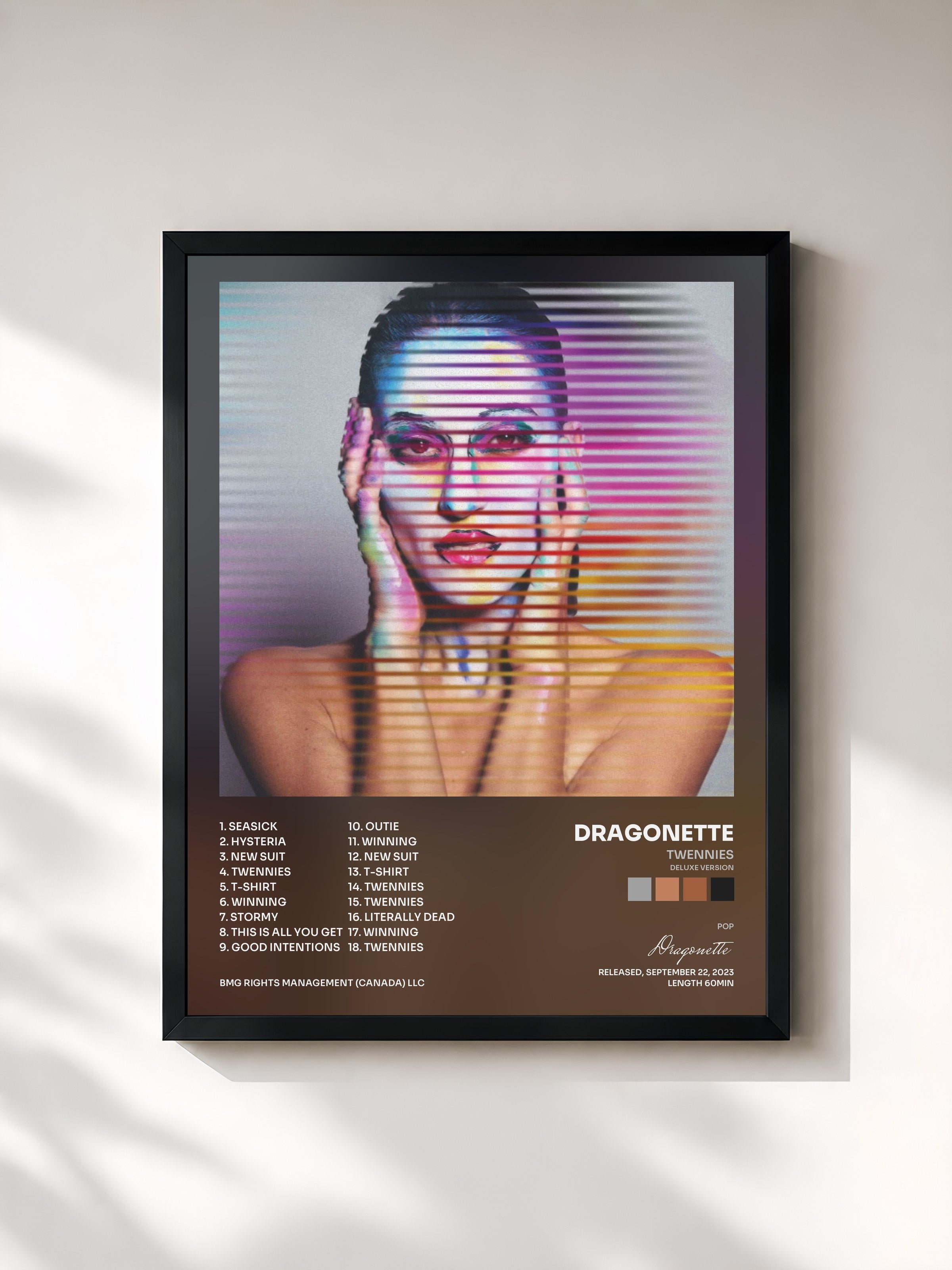 #noir Tableau de l'album Twennies (Deluxe Version) de Dragonette, cadre noir, imprimé et encadré en France