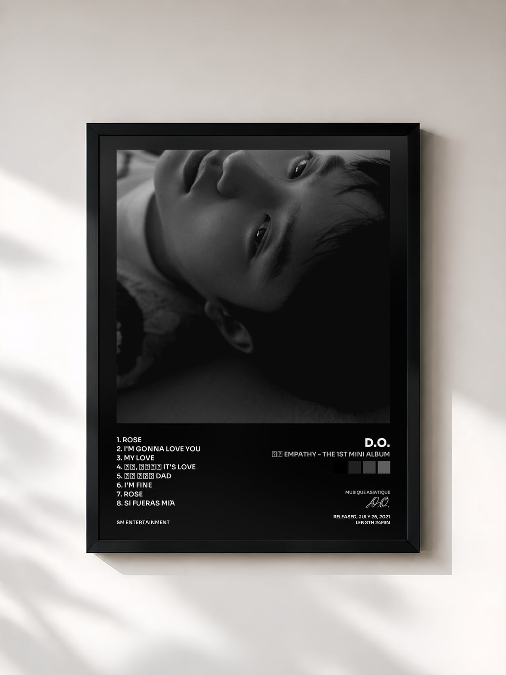#noir Tableau de l'album 공감 Empathy - The 1st Mini Album de D.O., cadre noir, imprimé et encadré en France