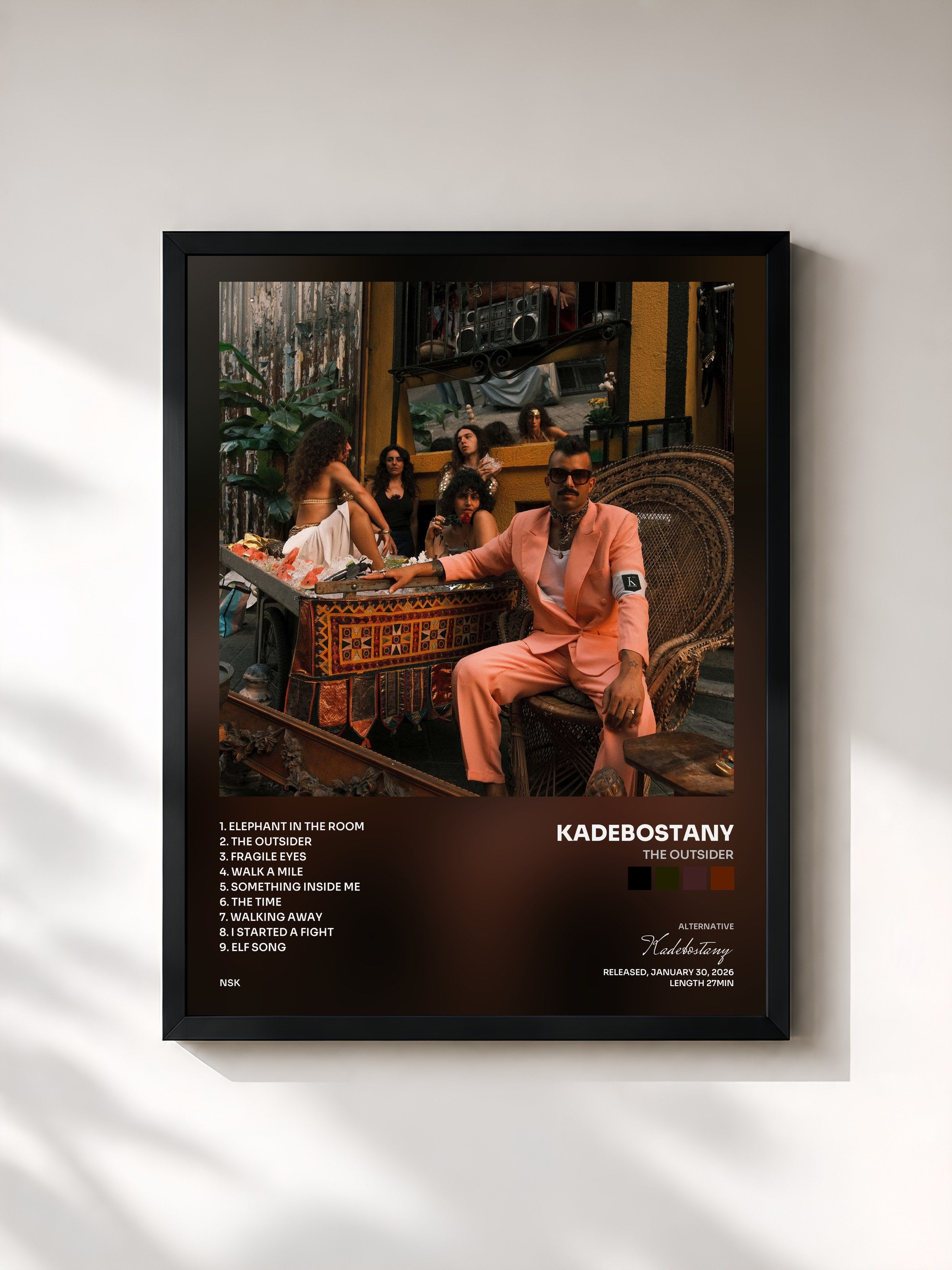 #noir Tableau de l'album The Outsider de Kadebostany, cadre noir, imprimé et encadré en France