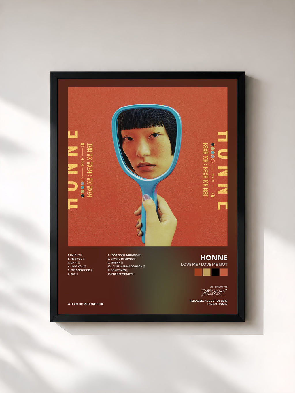 #noir Tableau de l'album Love Me / Love Me Not de HONNE, cadre noir, imprimé et encadré en France