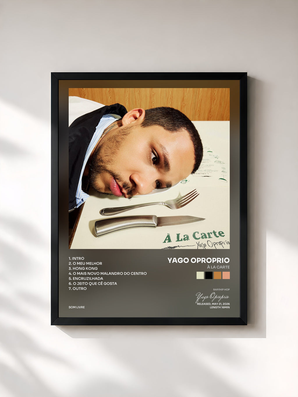 #noir Tableau de l'album À La Carte de Yago Oproprio, cadre noir, imprimé et encadré en France