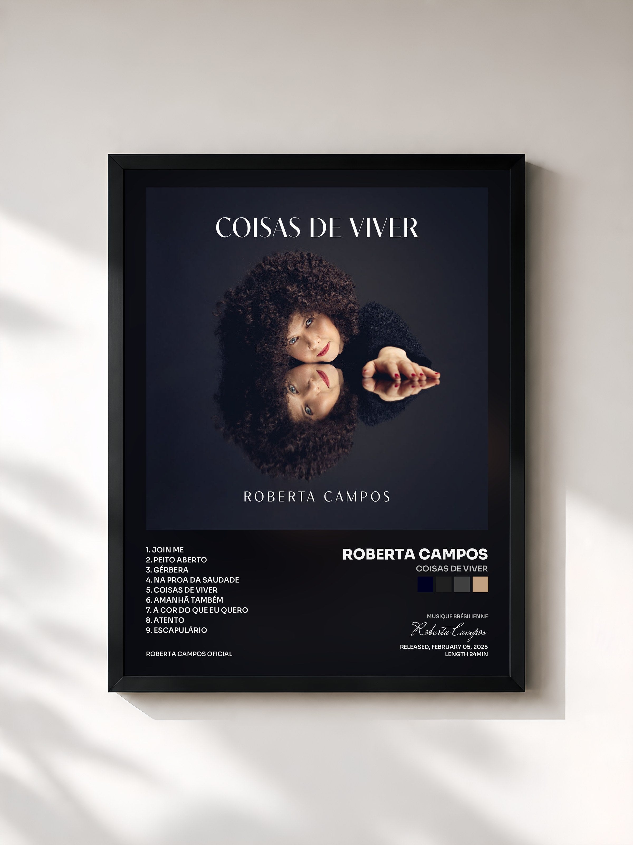 #noir Tableau de l'album Coisas de Viver de Roberta Campos, cadre noir, imprimé et encadré en France